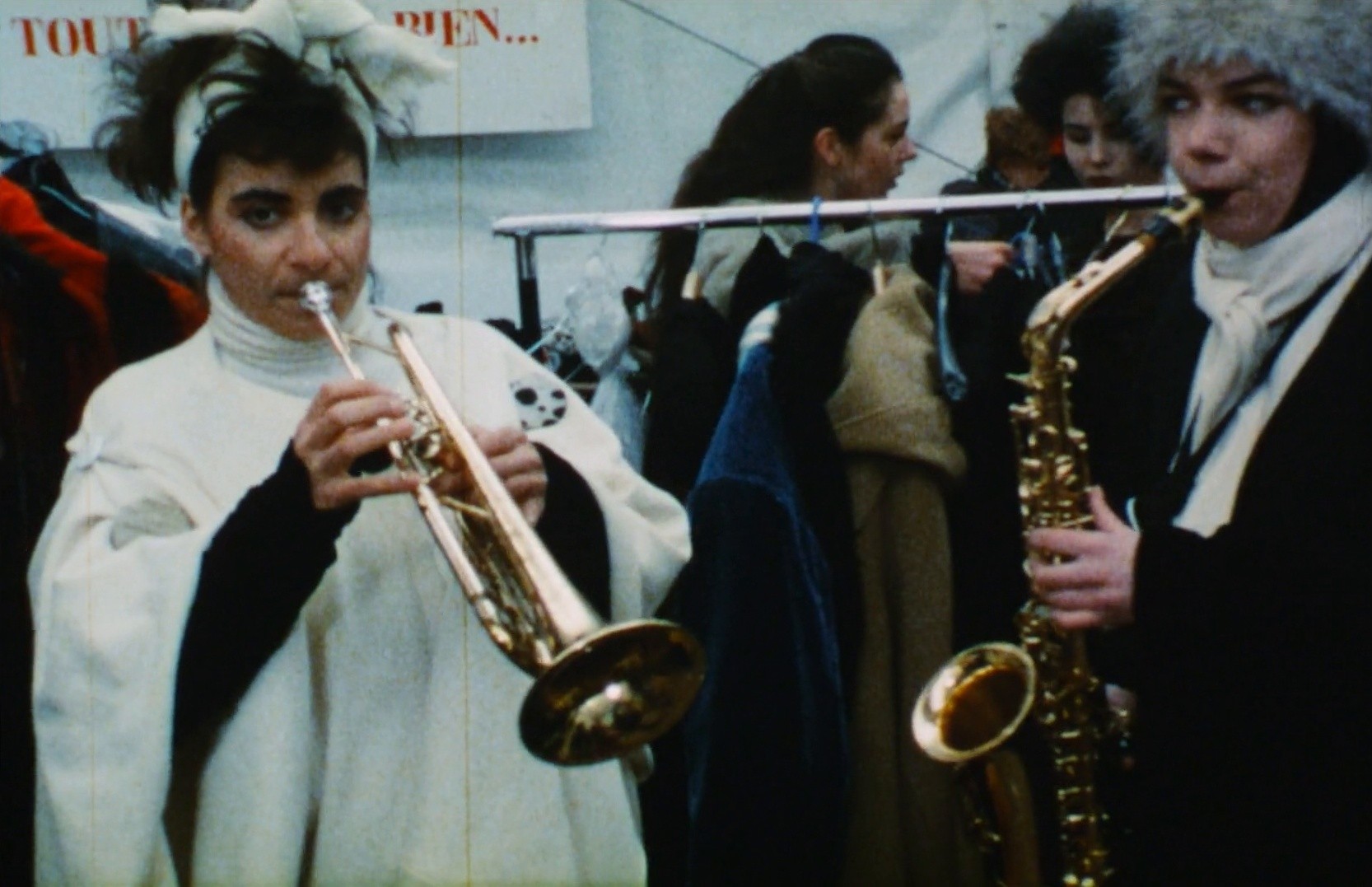 Mode in France (1985) —  shot,  lighting