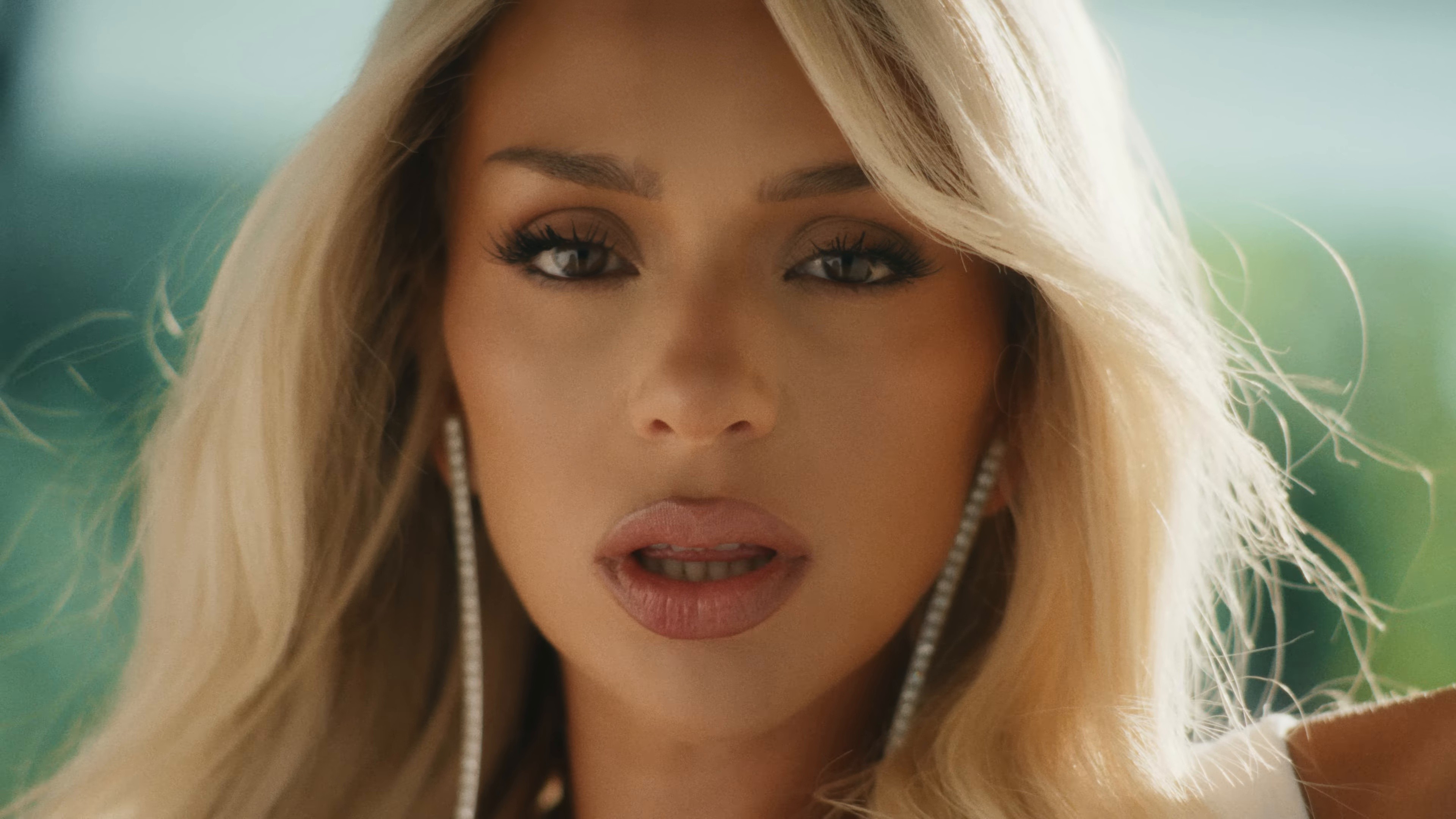 Da Me (2025) —  shot,  lighting