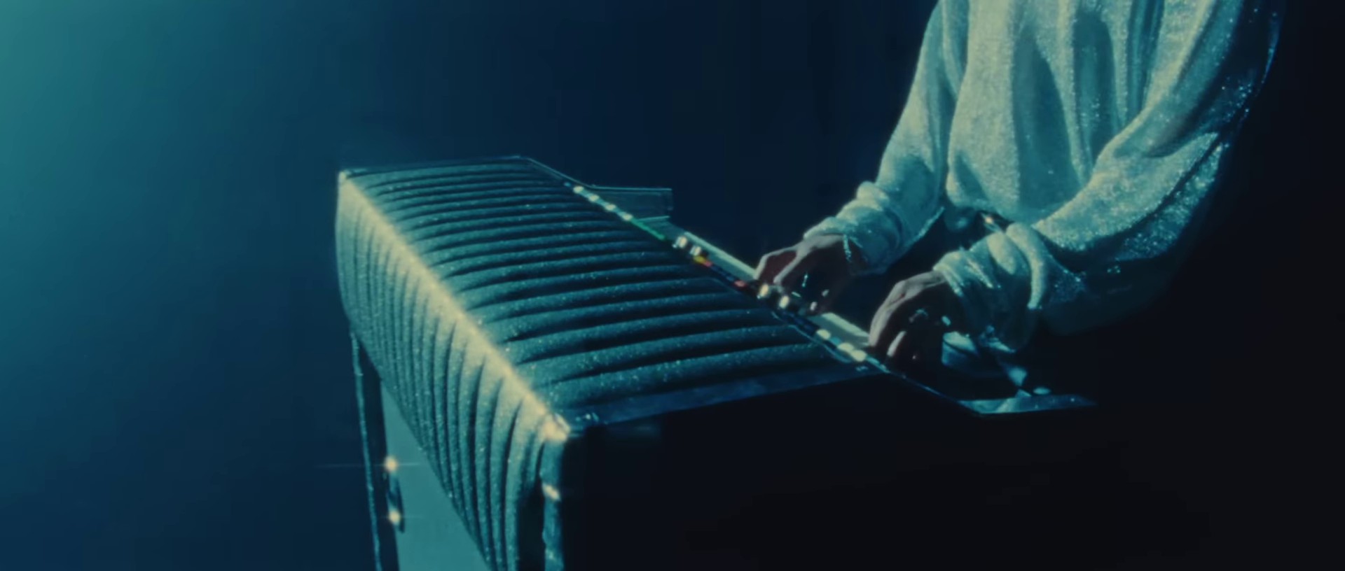 Stereo driver (2022) —  shot,  lighting