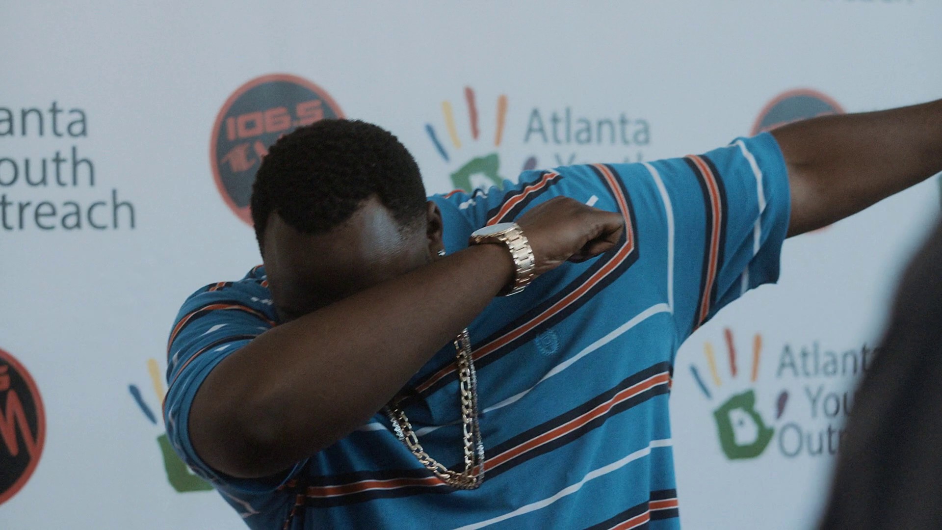 Nobody Beats the Biebs (2016) —  shot,  lighting