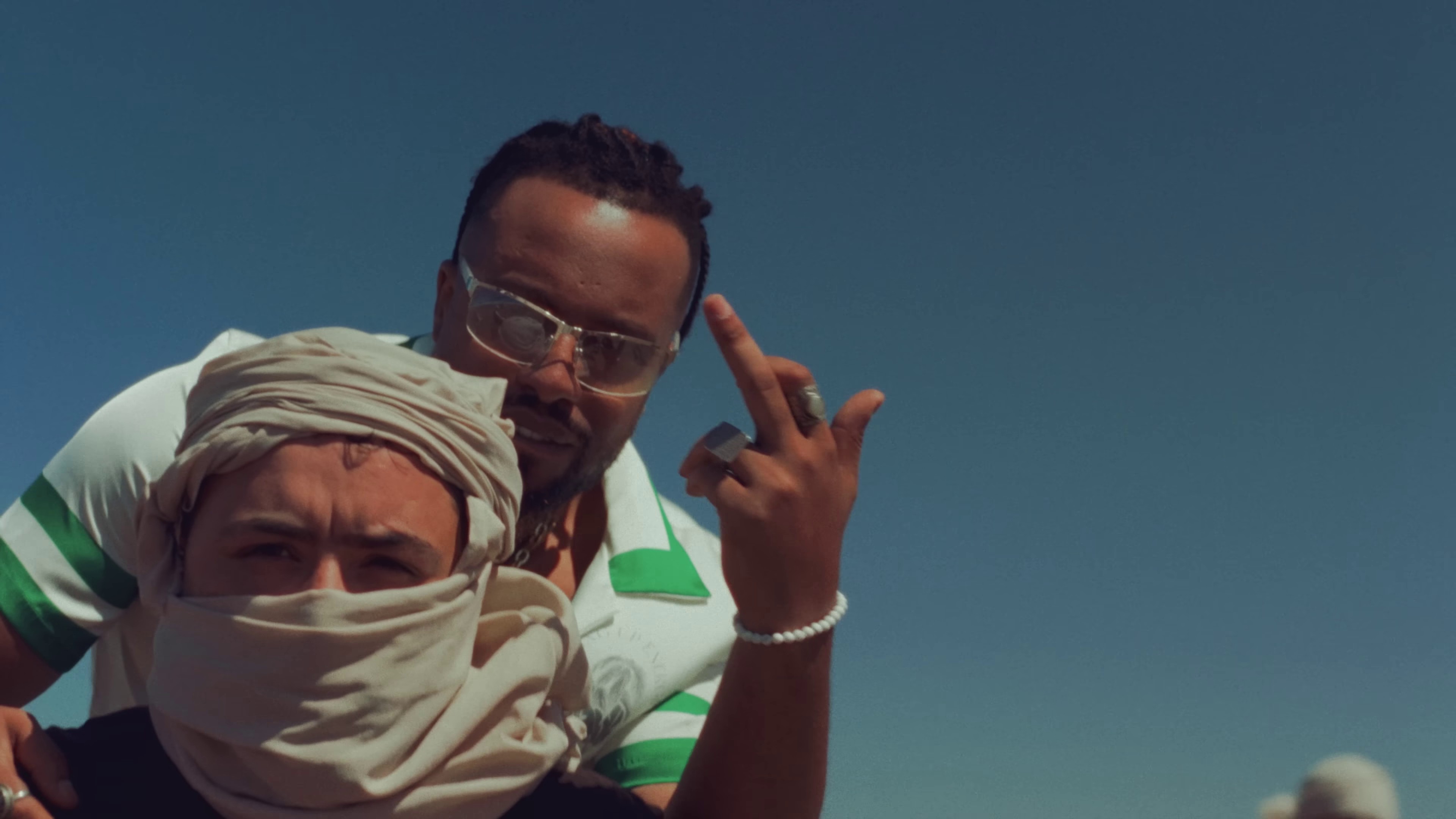 MOUJA (2022) —  shot,  lighting