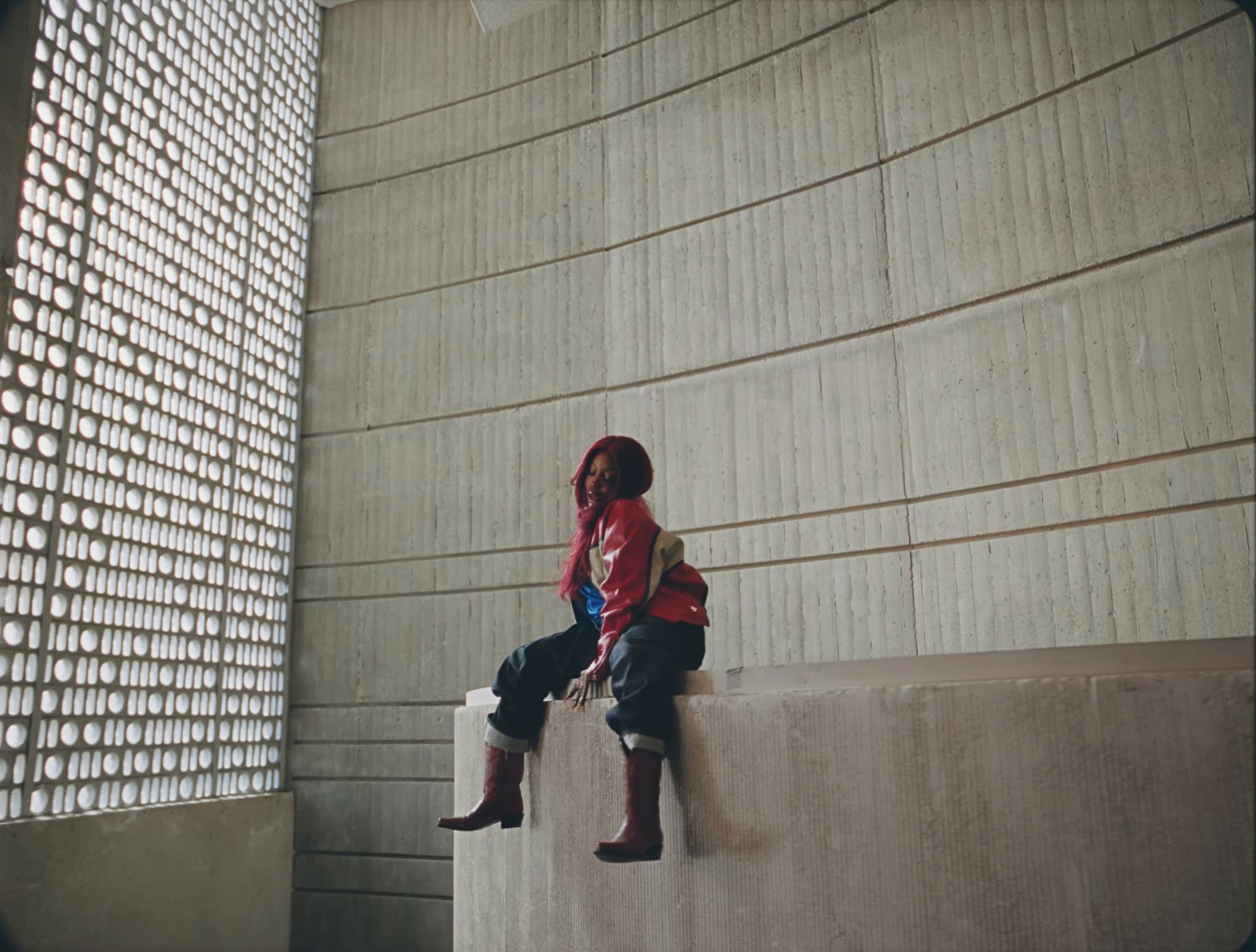 luther (2025) —  shot,  lighting