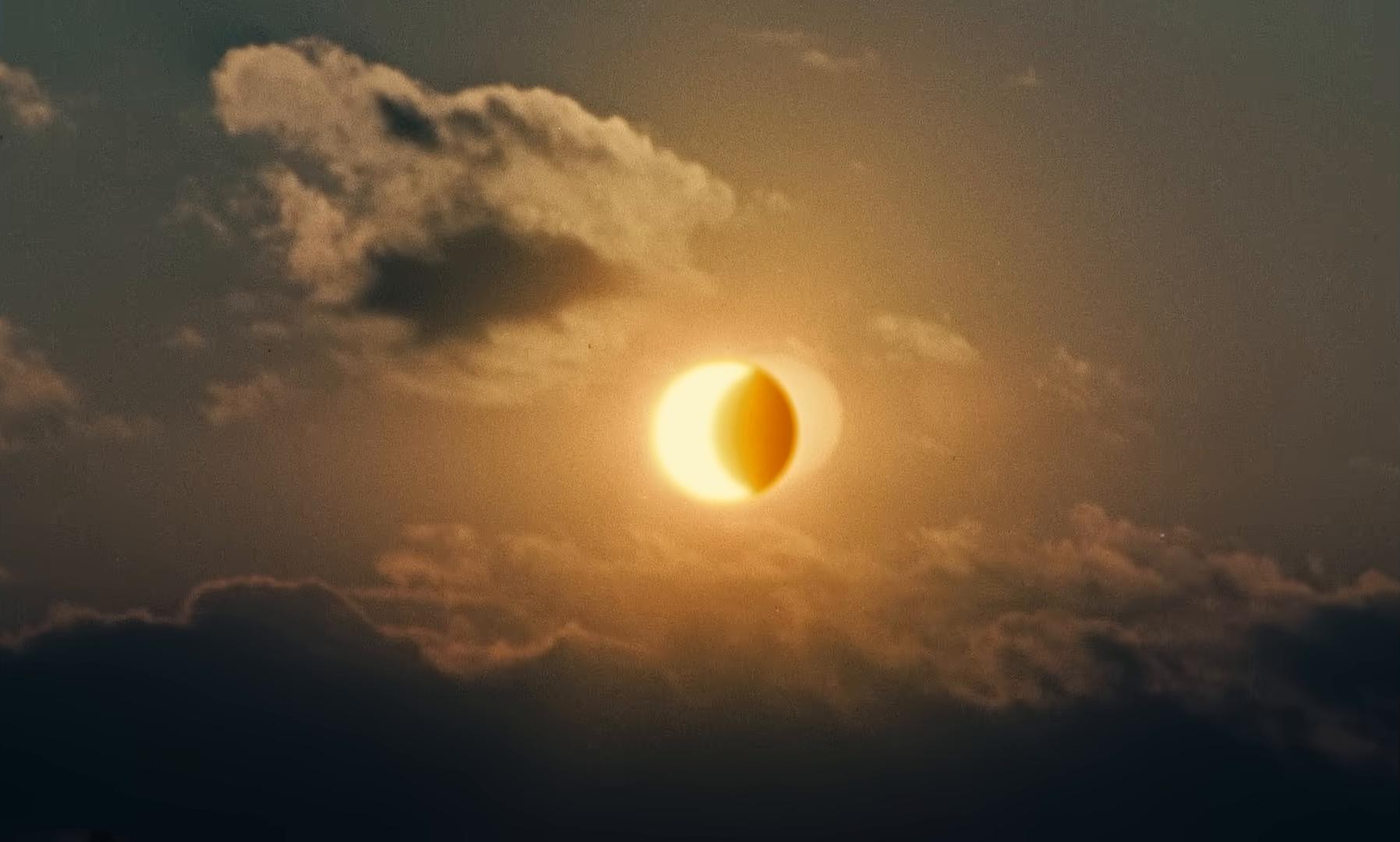 Flickers (2025) —  shot,  lighting