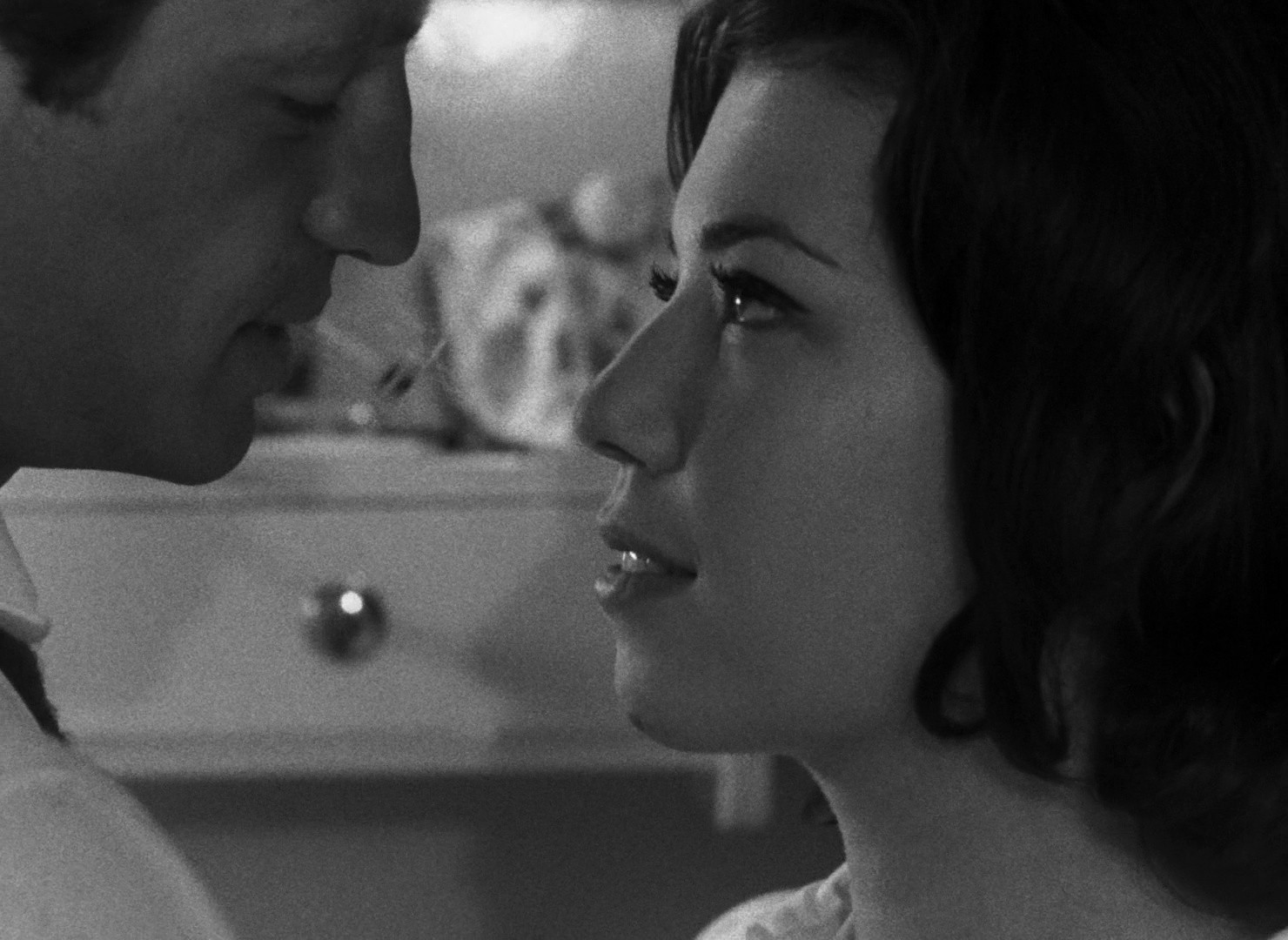 Breathless (1961) —  shot,  lighting