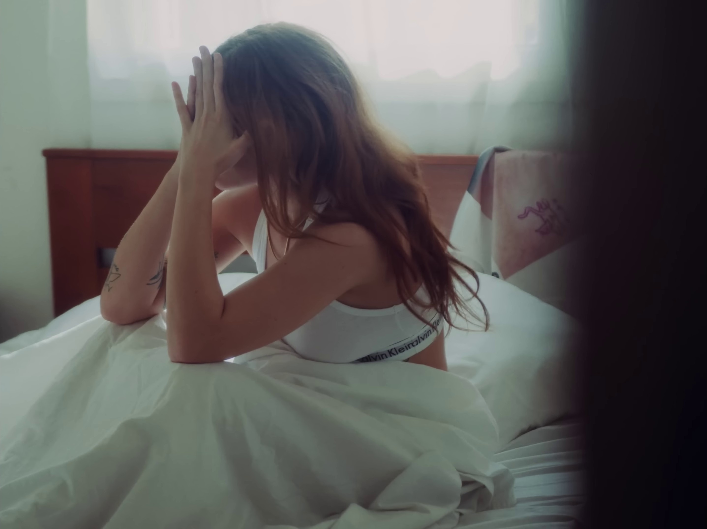 Menta com chá (2023) —  shot,  lighting