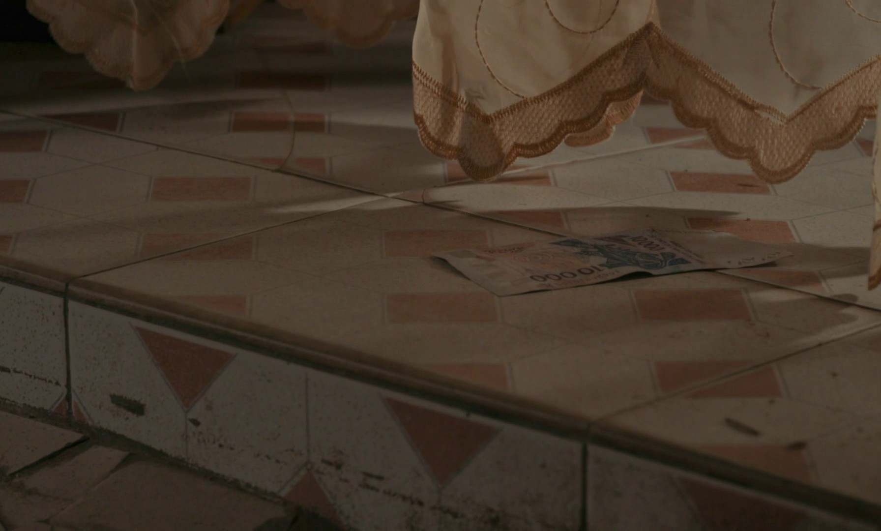 Atlantics (2019) —  shot,  lighting