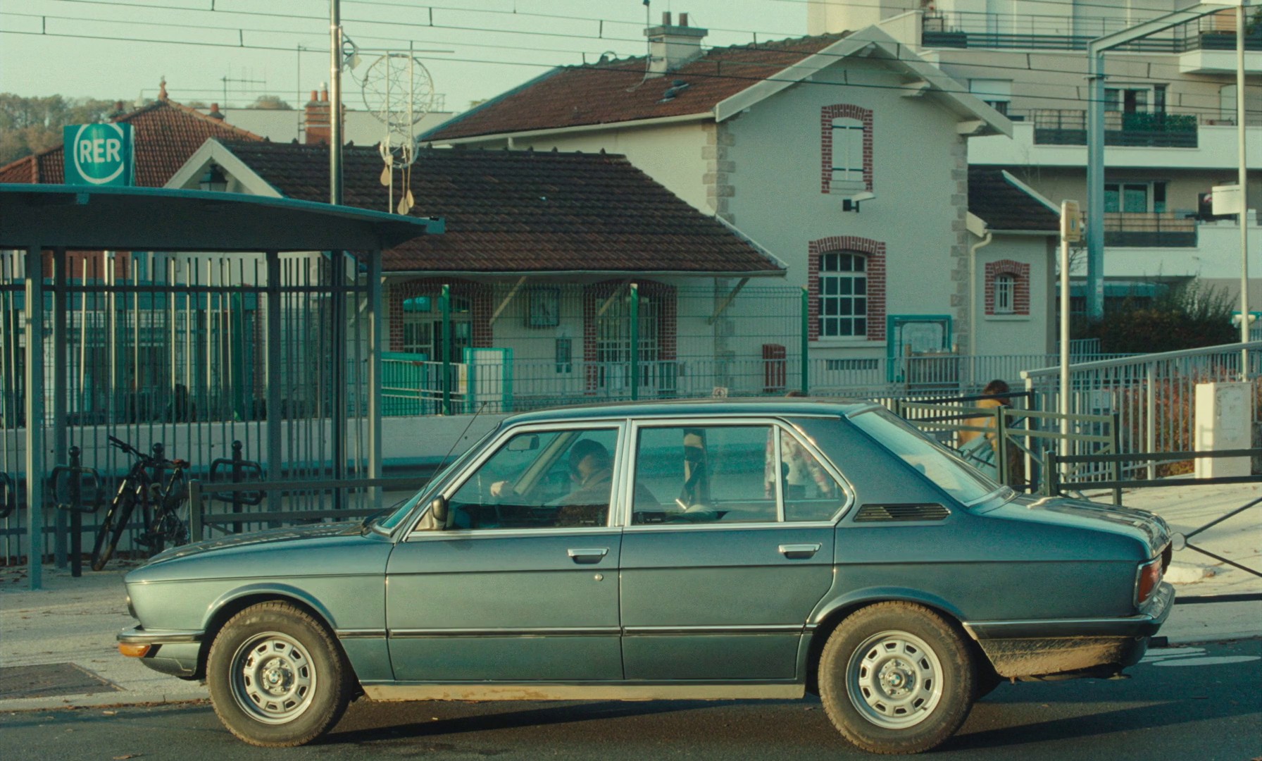 Passages (2023) —  shot,  lighting