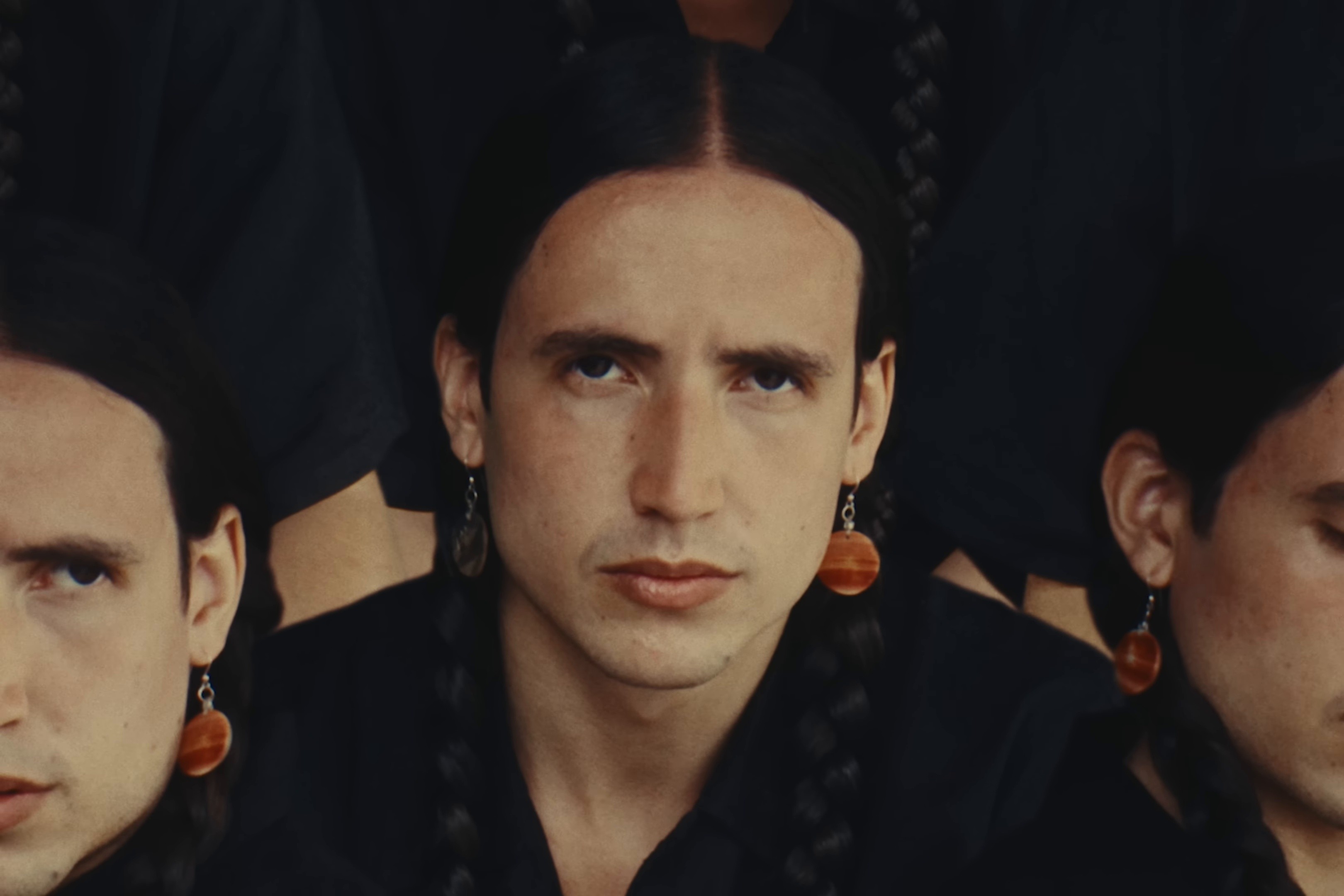 SÍGUEME (2025) —  shot,  lighting