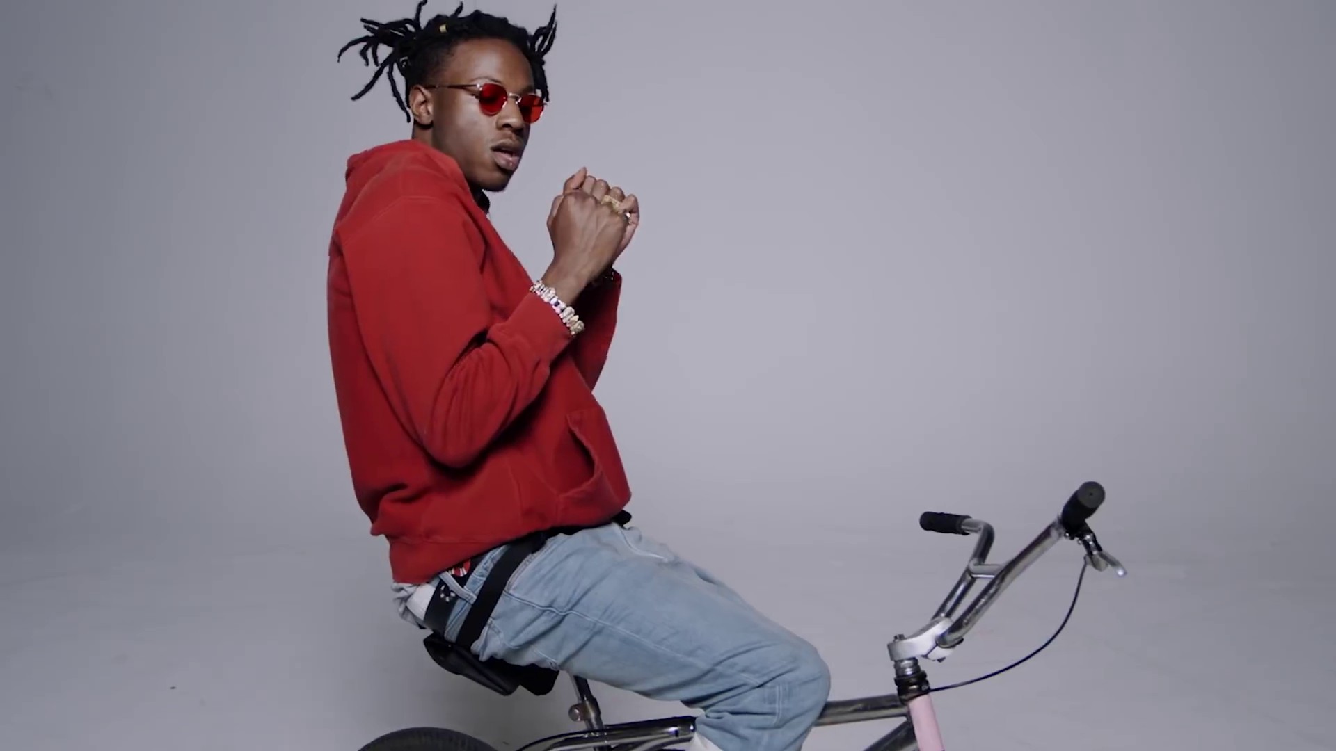 Boys  (2017) —  shot,  lighting