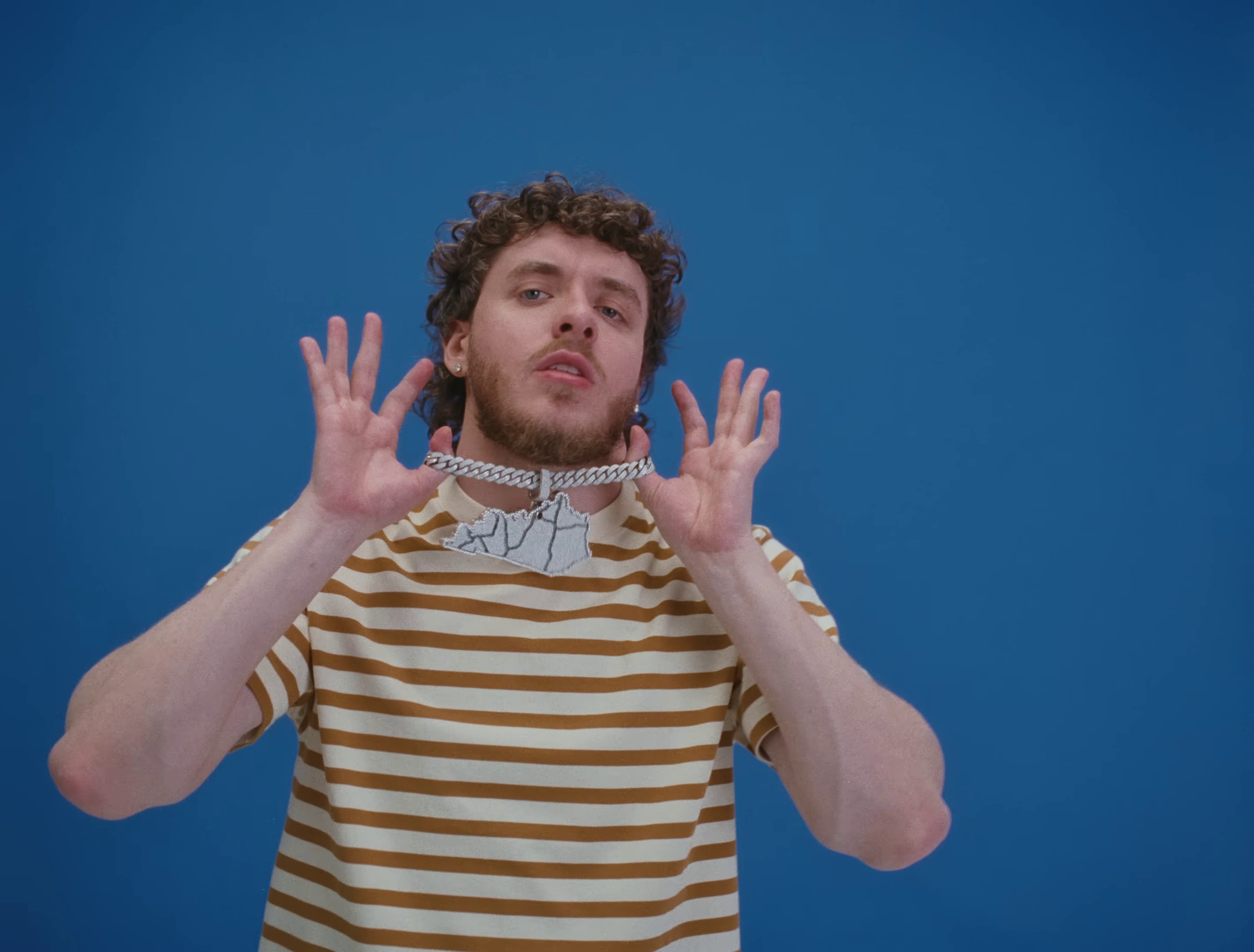 Lovin On Me (2023) —  shot,  lighting