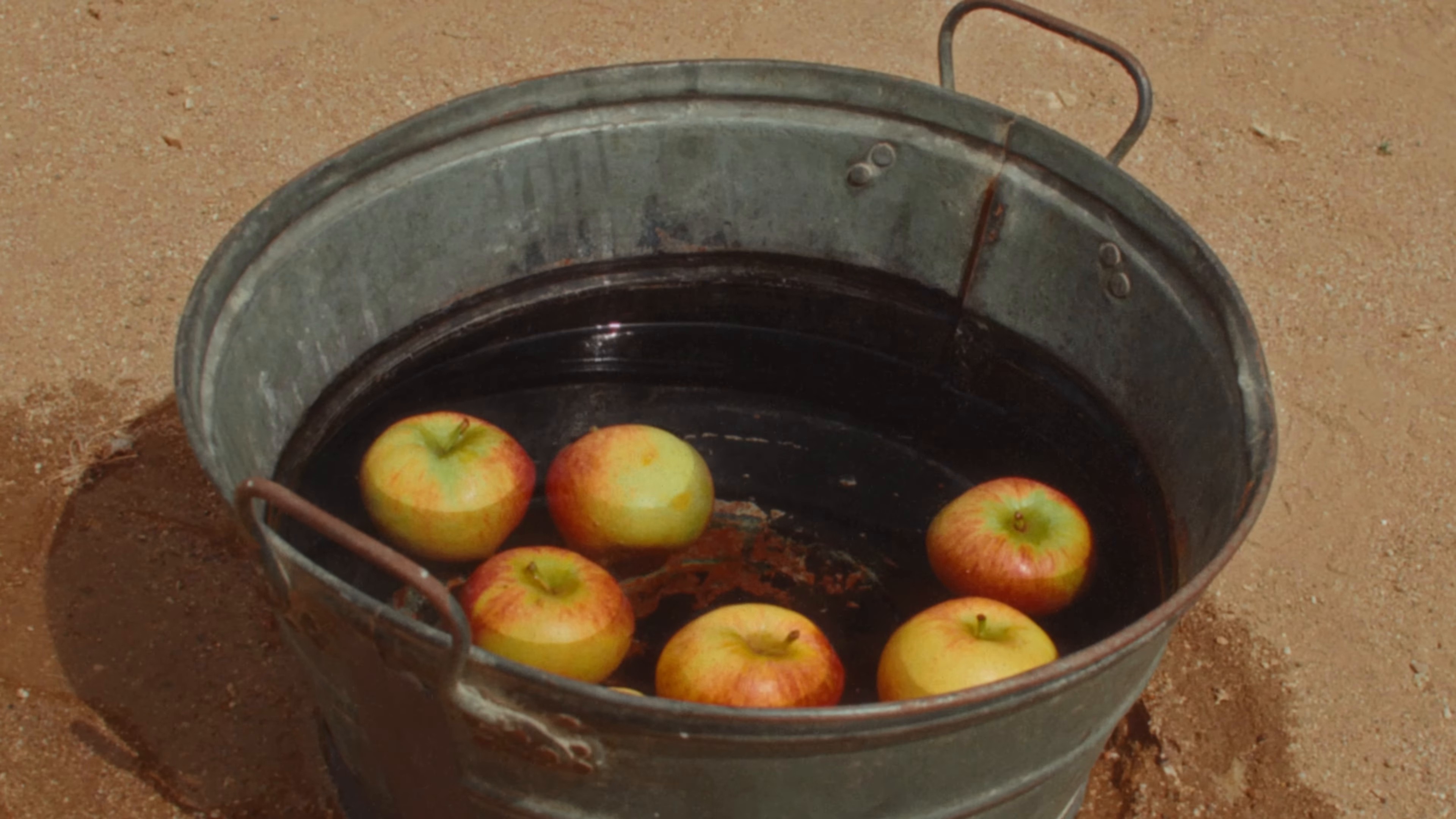 Por Si Mañana No Estoy (2024) —  shot,  lighting