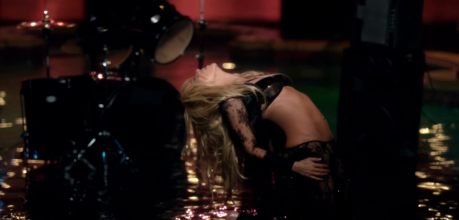 Can't Remember to Forget You (2014) —  shot,  lighting