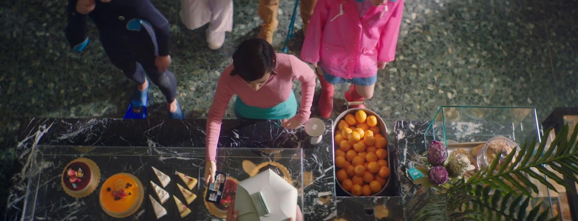 APPLE (2019) —  shot,  lighting