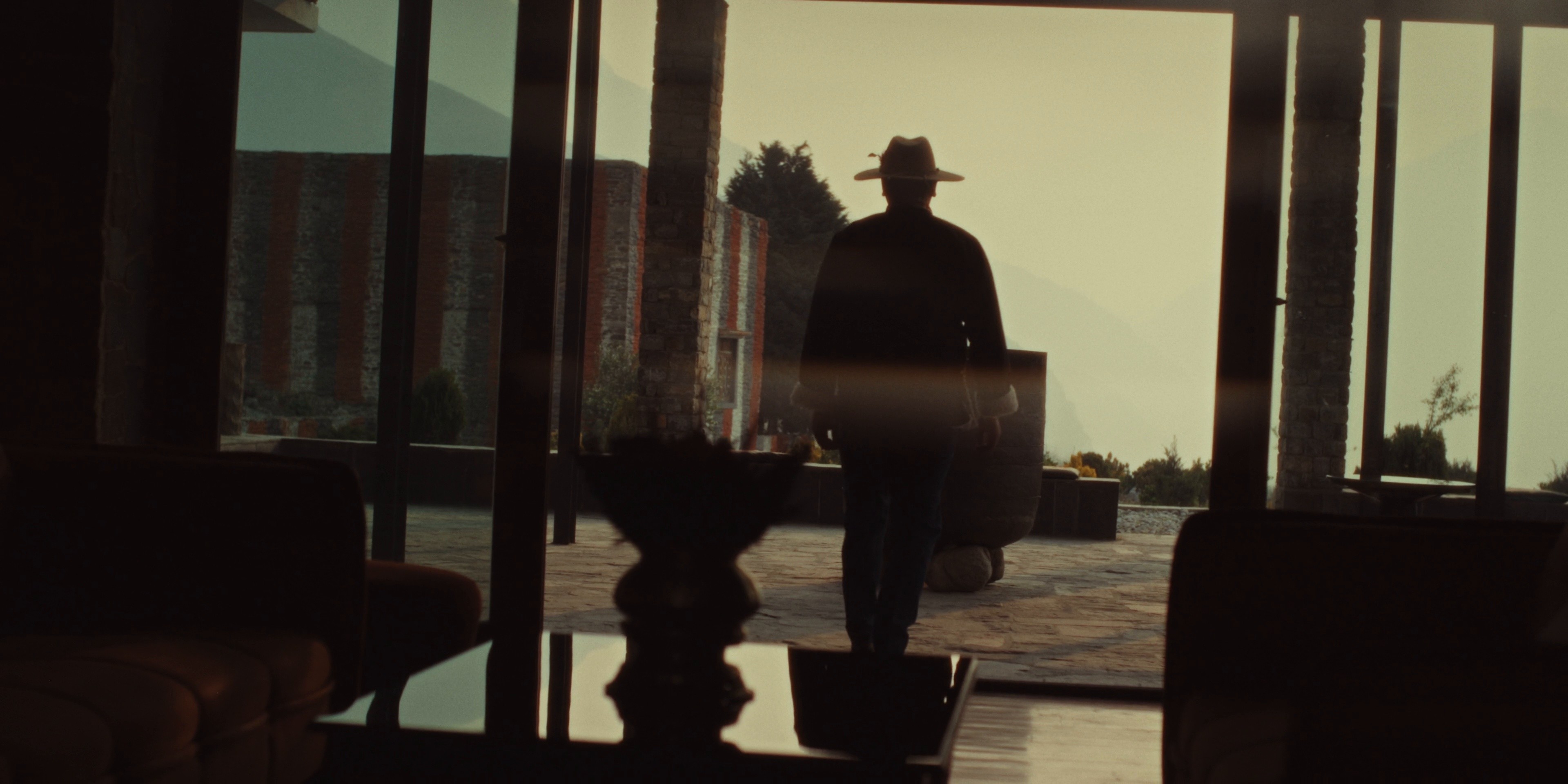 Shinta Mani - Mustang (2024) —  shot,  lighting