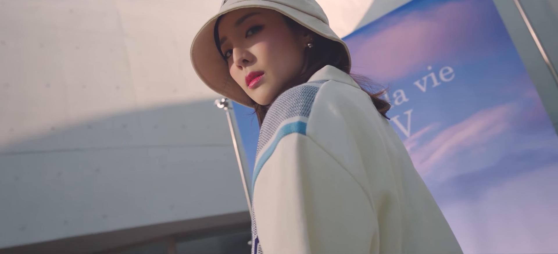 ADLV X DARA 22SS "Imagine a better new tomorrow" (2022) —  shot,  lighting