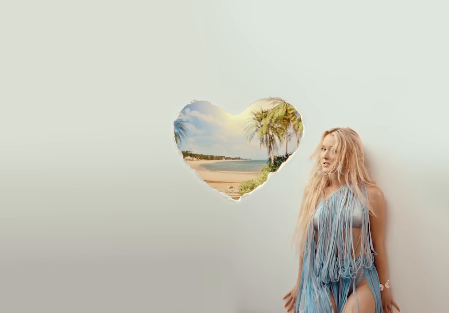 Crush (2025) —  shot,  lighting