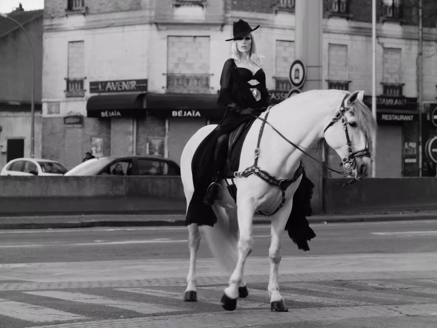 Love Lasso (2025) —  shot,  lighting