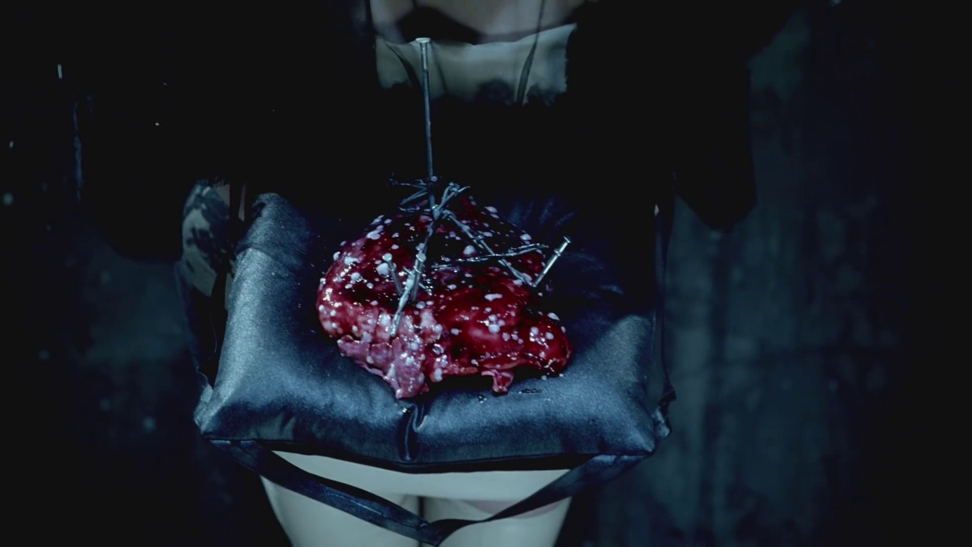 Alejandro (2021) —  shot,  lighting