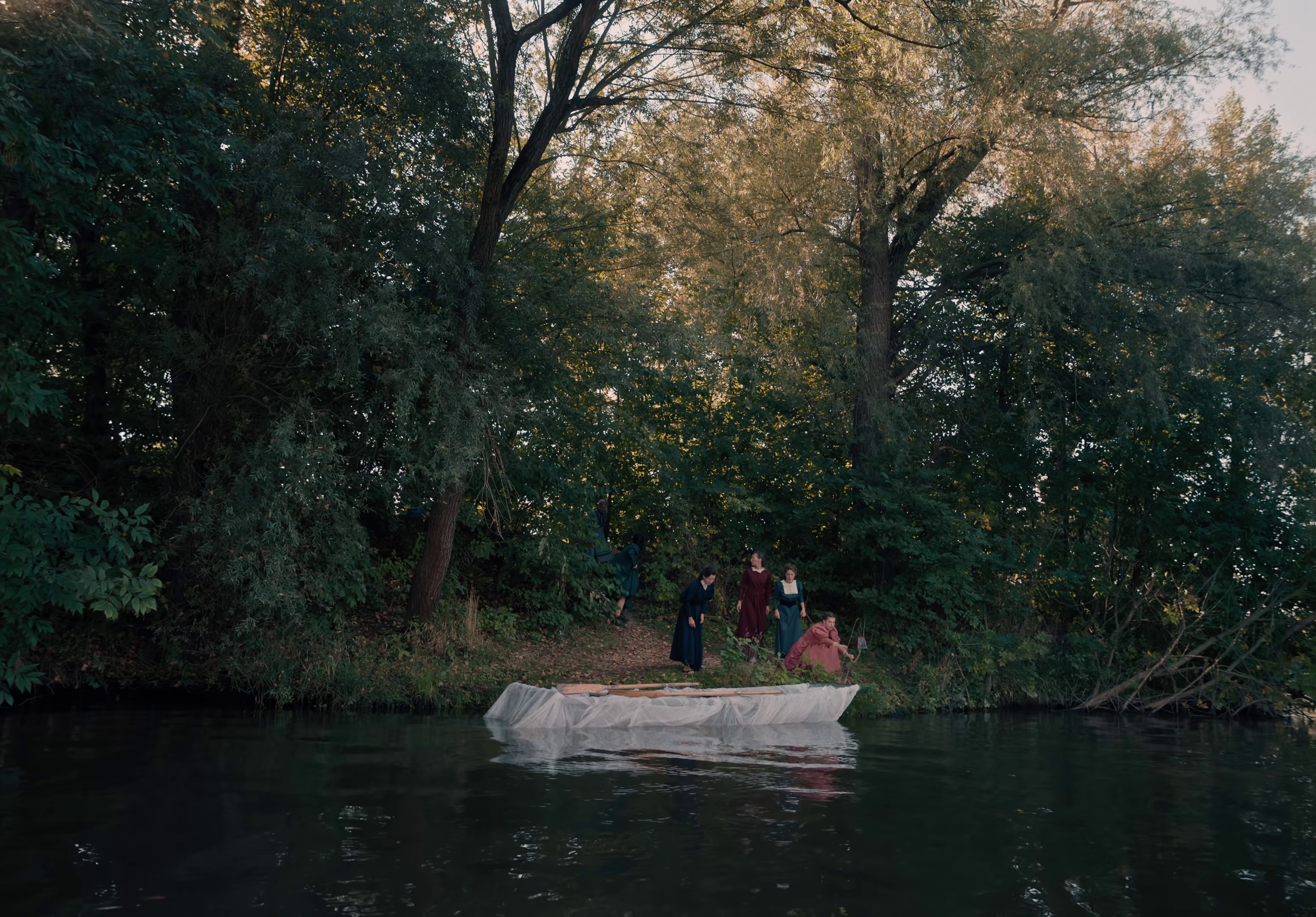 HOŘÍ I VODA  (2020) —  shot,  lighting