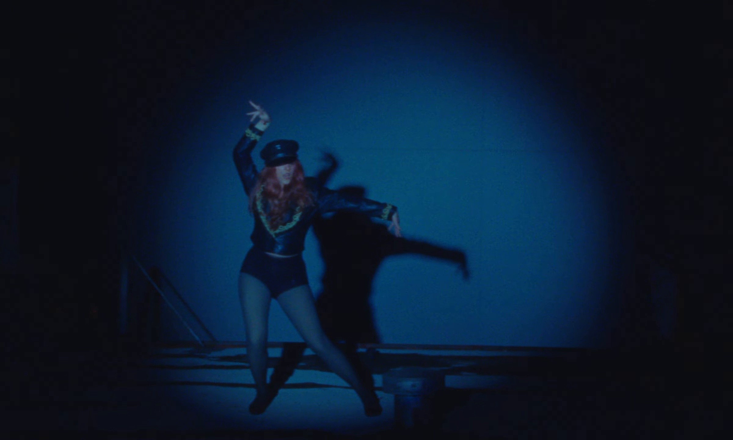 Radio (2025) —  shot,  lighting