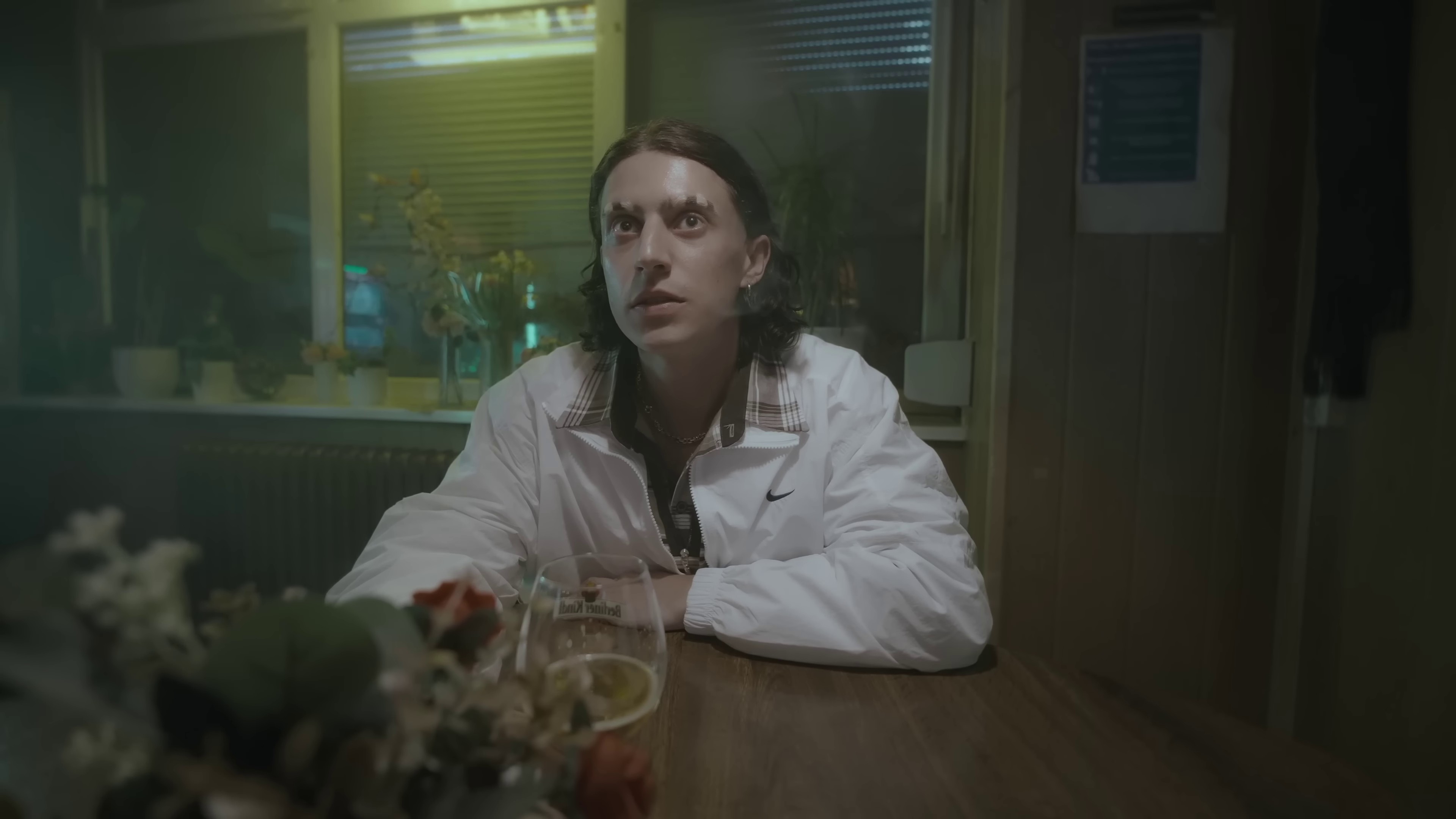 Die liebe kommt nicht aus berlin (2023) —  shot,  lighting