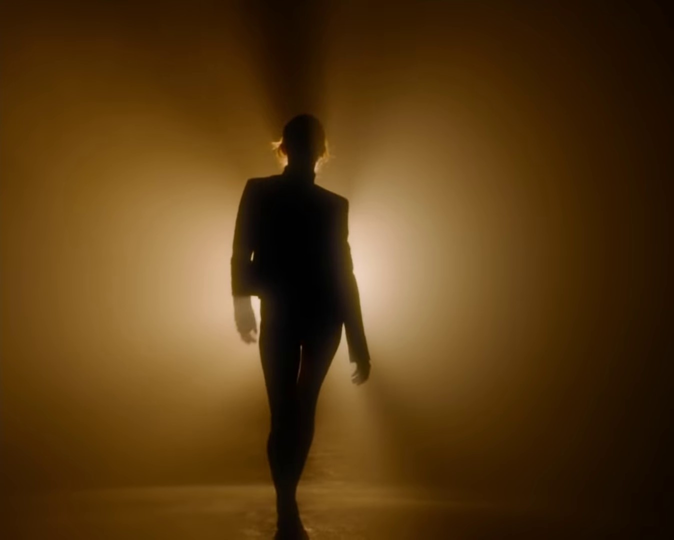 Masque d'or  (2021) —  shot,  lighting