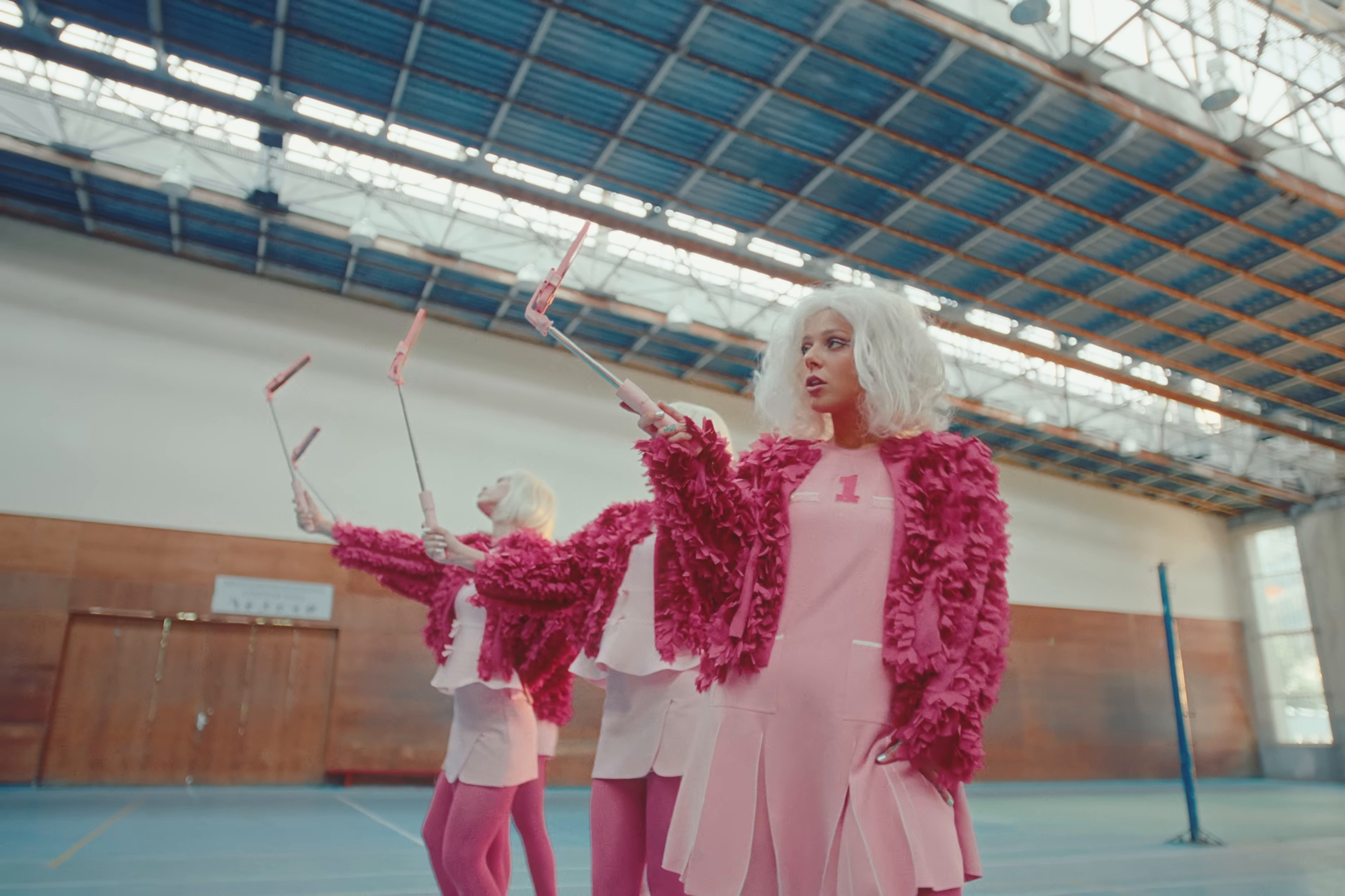 We Don't Get Along  (2025) —  shot,  lighting