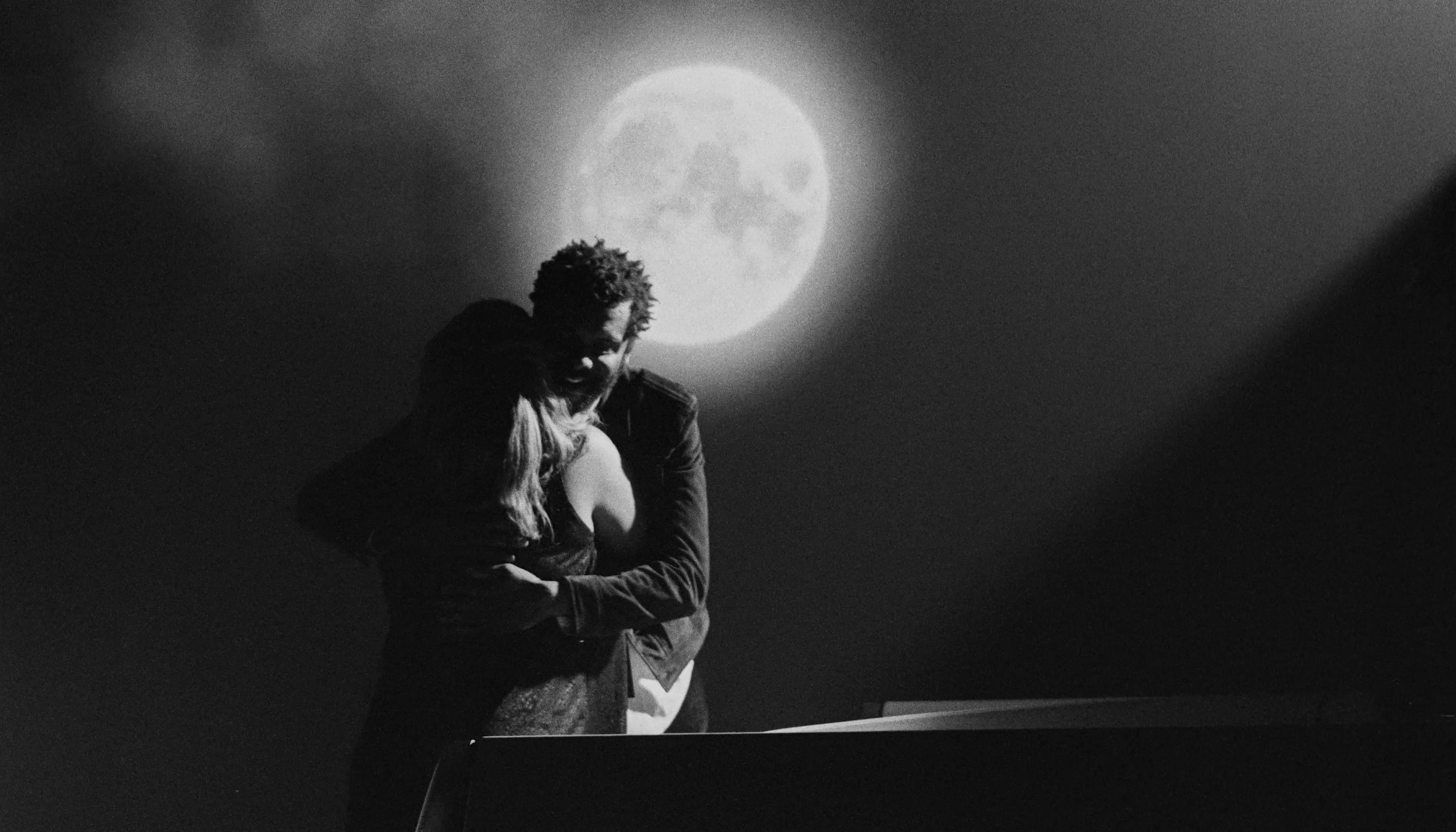 PEARL CADILLAC (2019) —  shot,  lighting