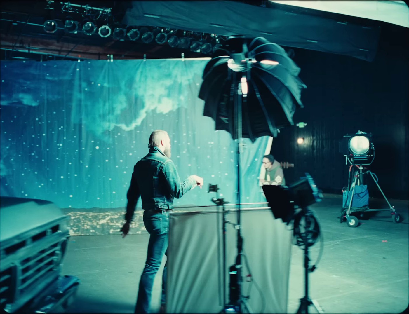 Chemical (2023) —  shot,  lighting