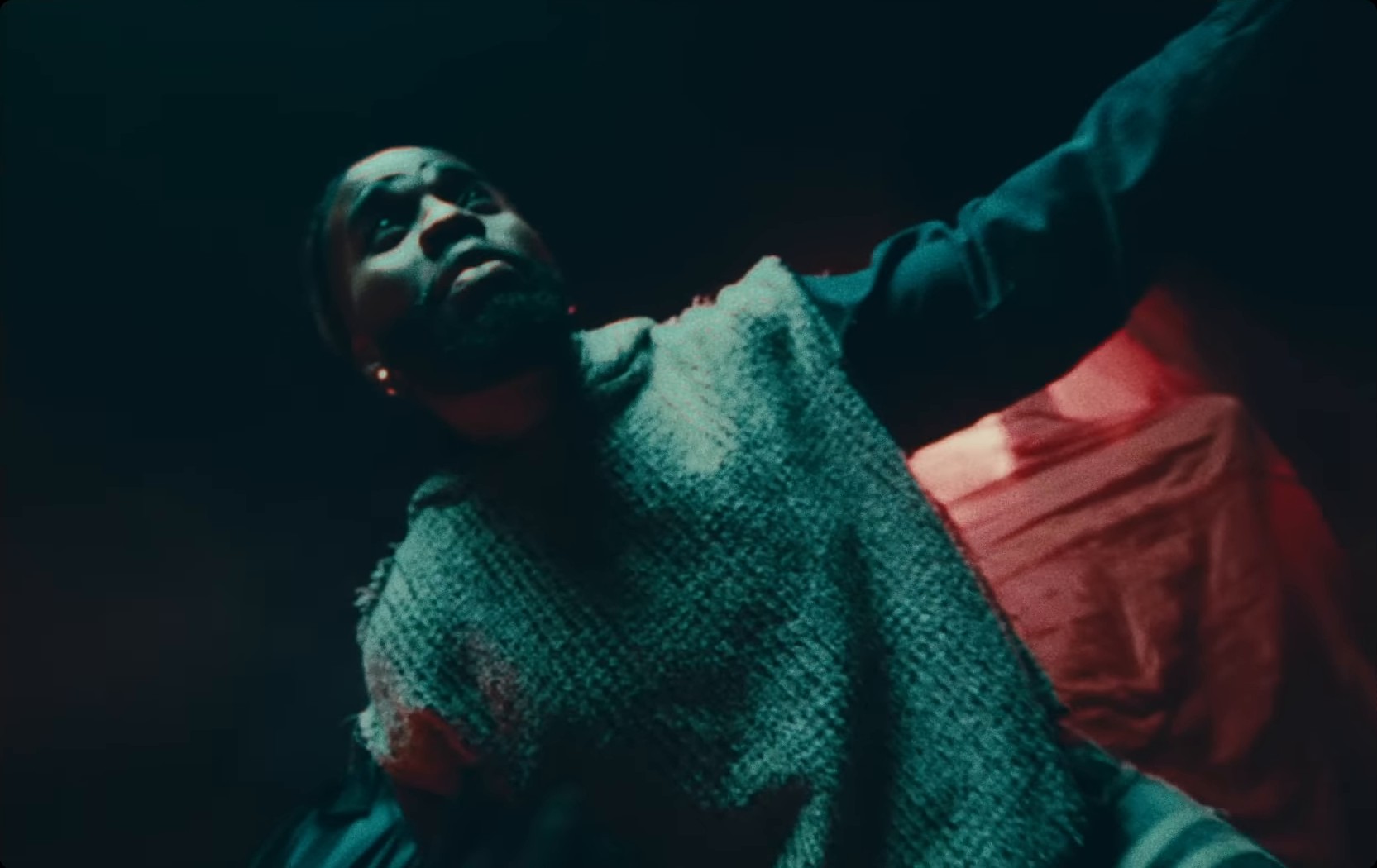 Ne doute pas (2024) —  shot,  lighting