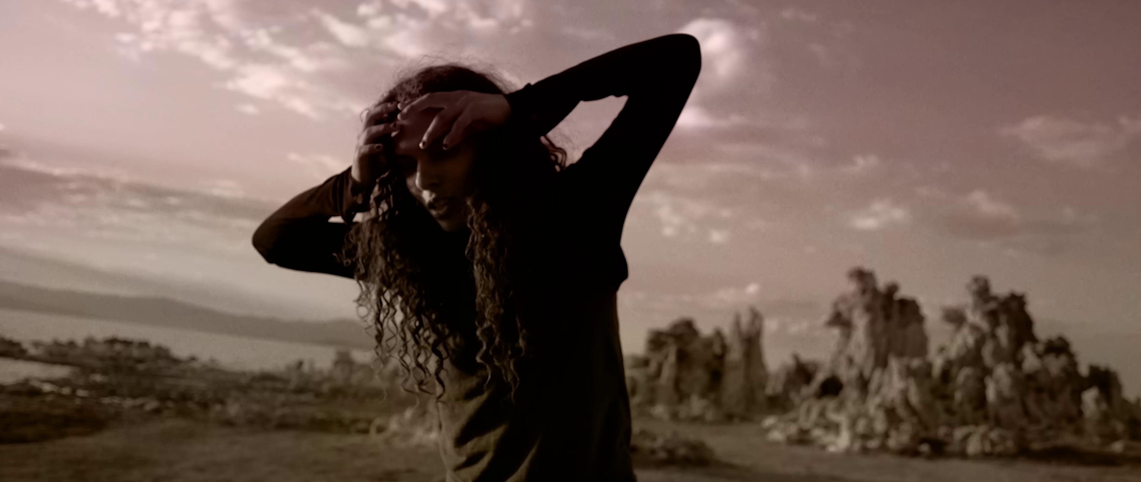 Purple walls (2022) —  shot,  lighting