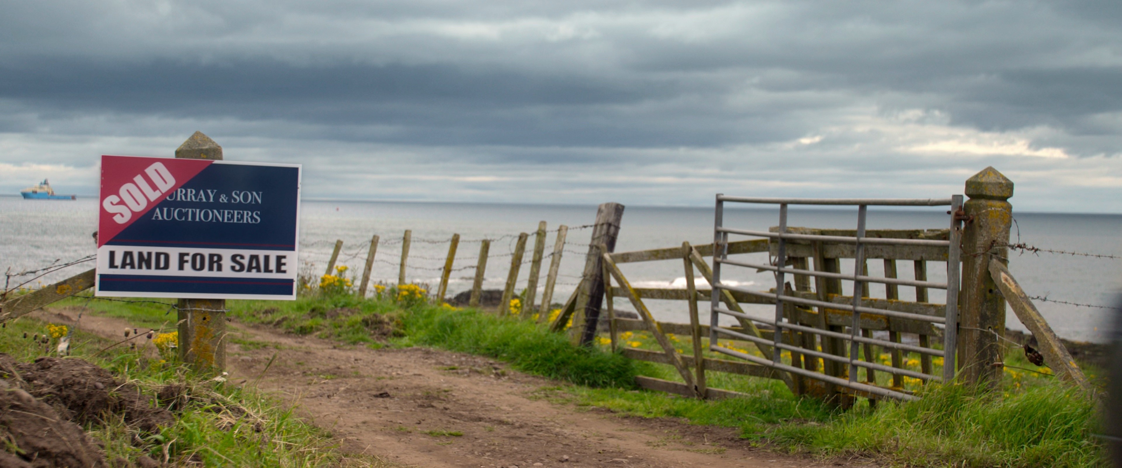 Last Breath (2025) —  shot,  lighting