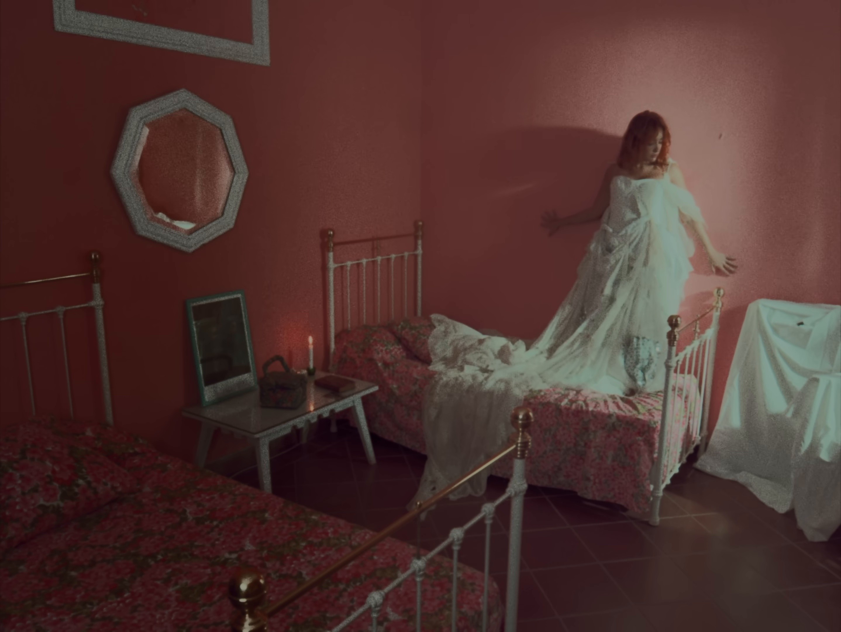 Palmas Y Desamores (2024) —  shot,  lighting