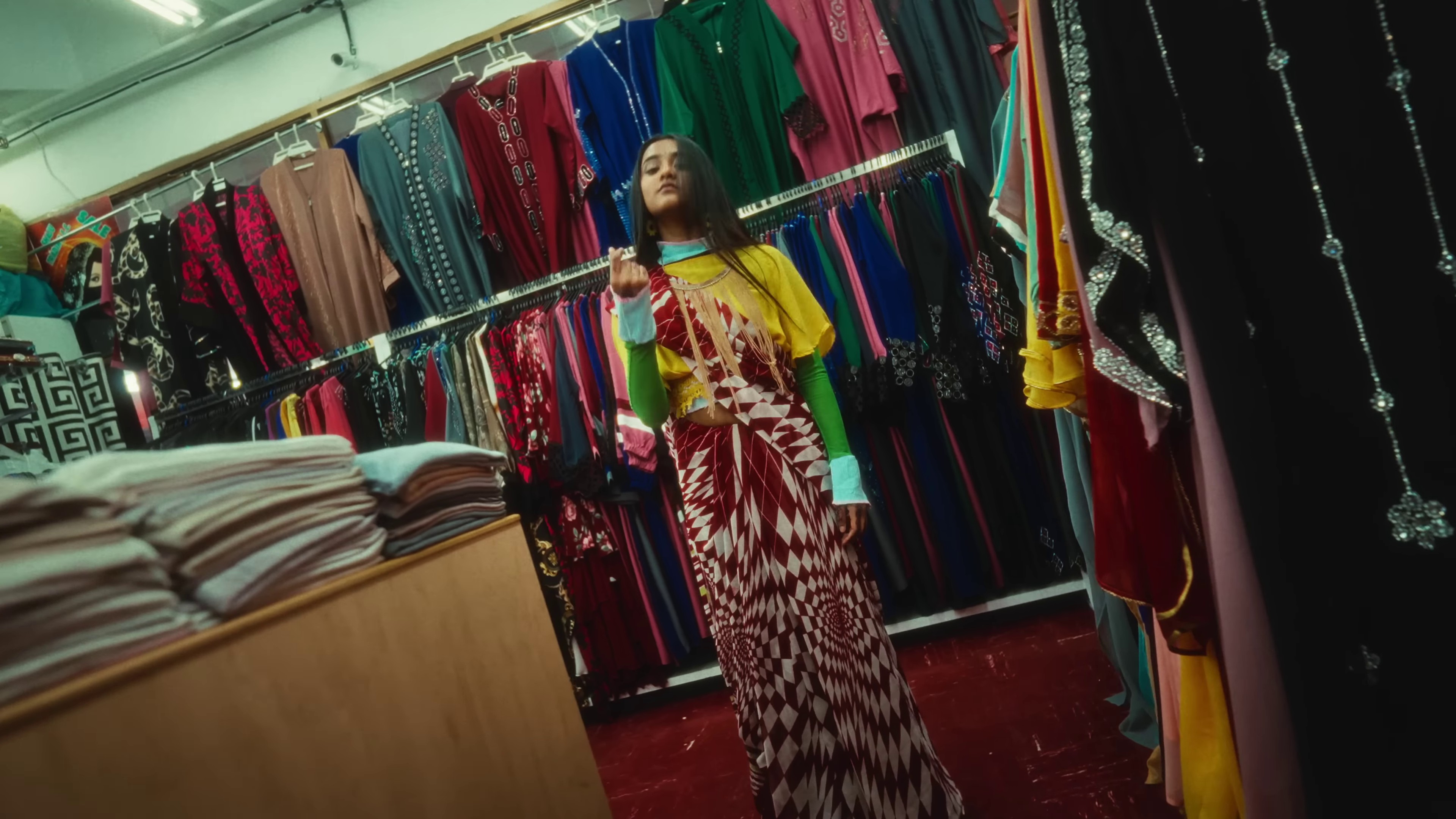 Beautiful People (Stay High) (2024) —  shot,  lighting