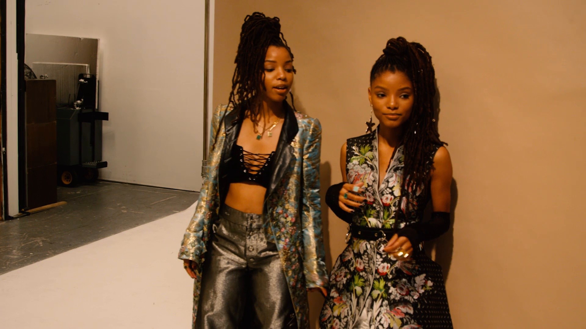 Chloe x Halle x Wonderland (2018) —  shot,  lighting