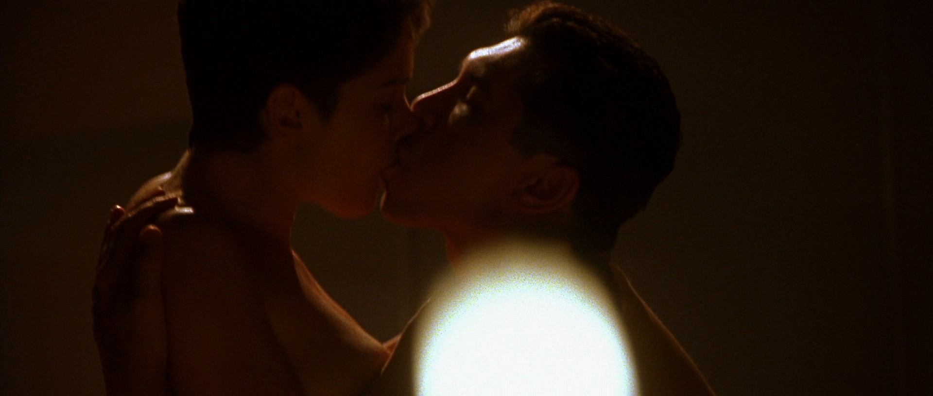 Supernova (2000) —  shot,  lighting