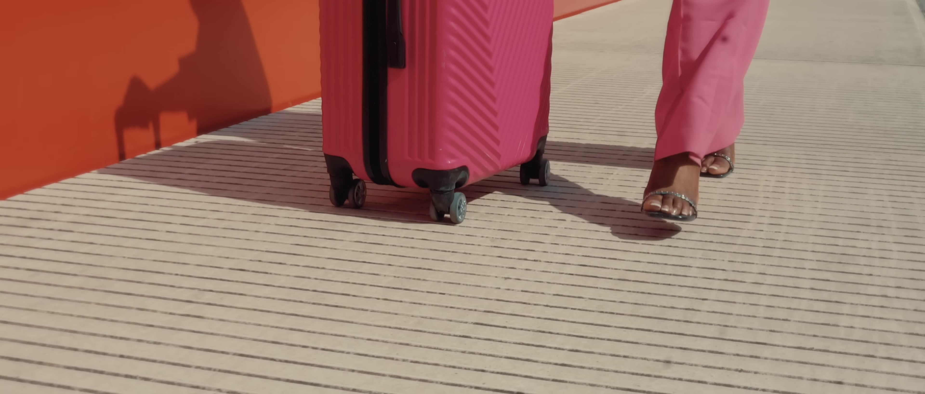 BOR’O nini (2023) —  shot,  lighting