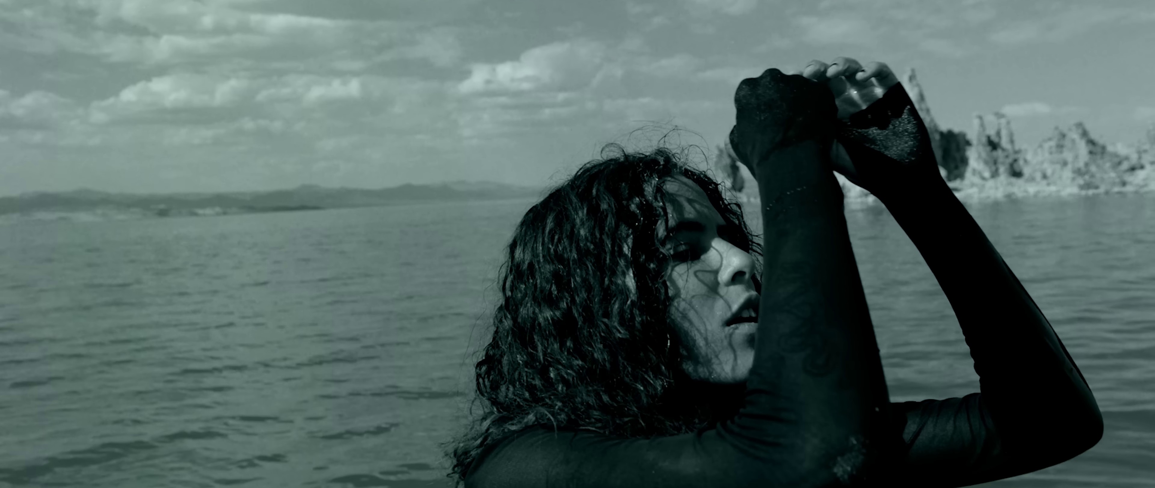 Purple walls (2022) —  shot,  lighting