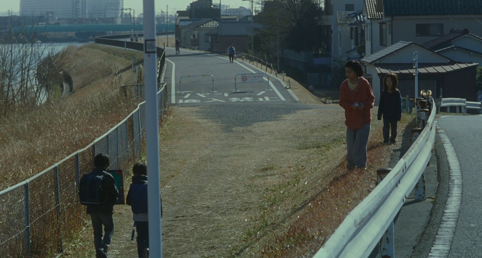 Shoplifters (2018) —  shot,  lighting