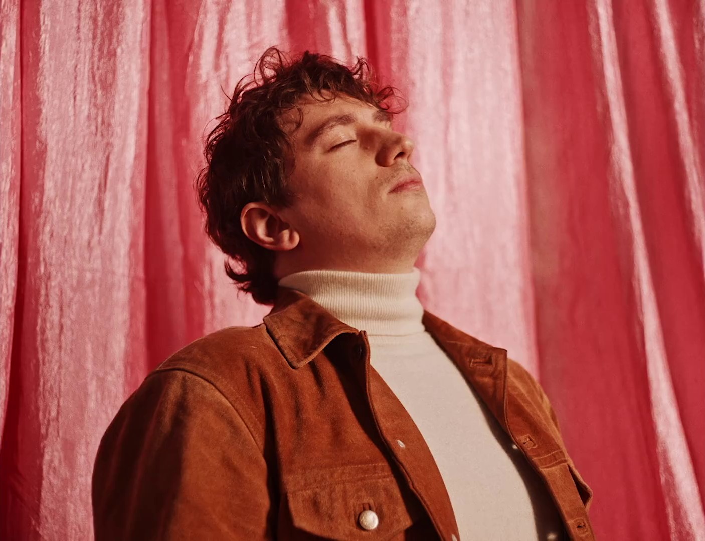 Monde Nouveau (2021) —  shot,  lighting