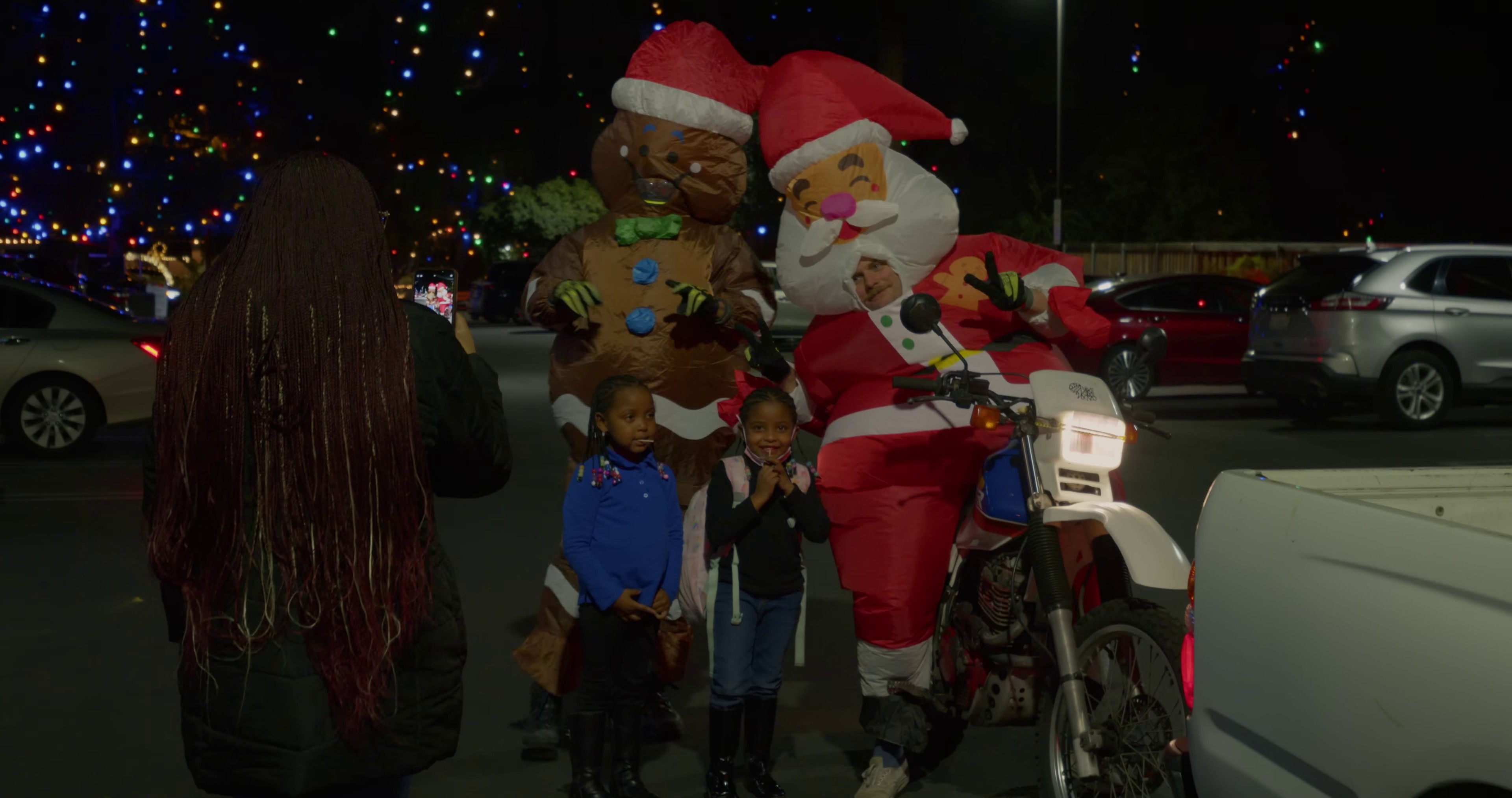 it's beginning to look a lot like christmas (2022) —  shot,  lighting