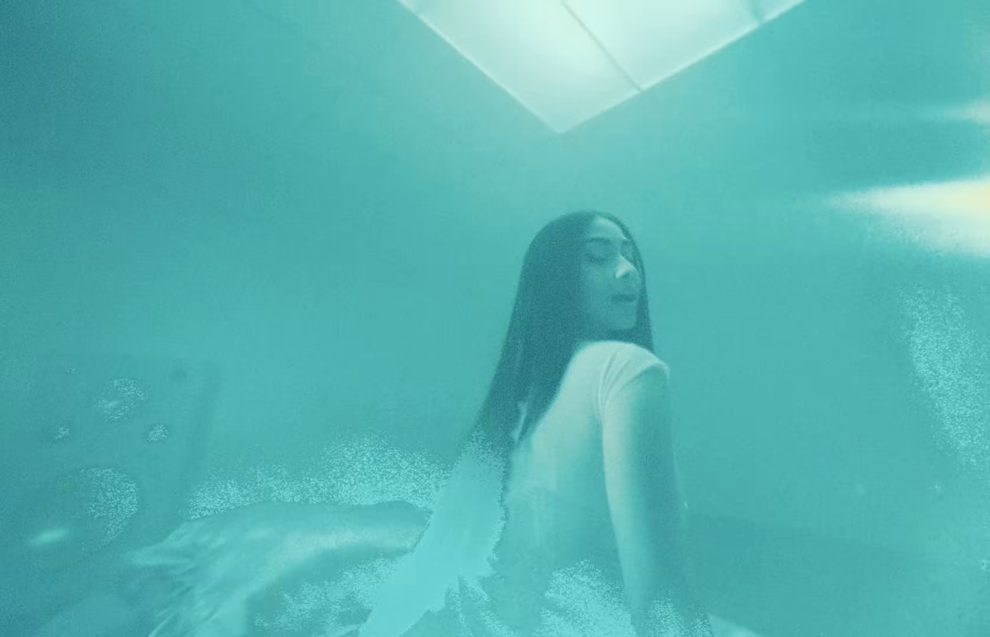 Mi KAMA (2024) —  shot,  lighting