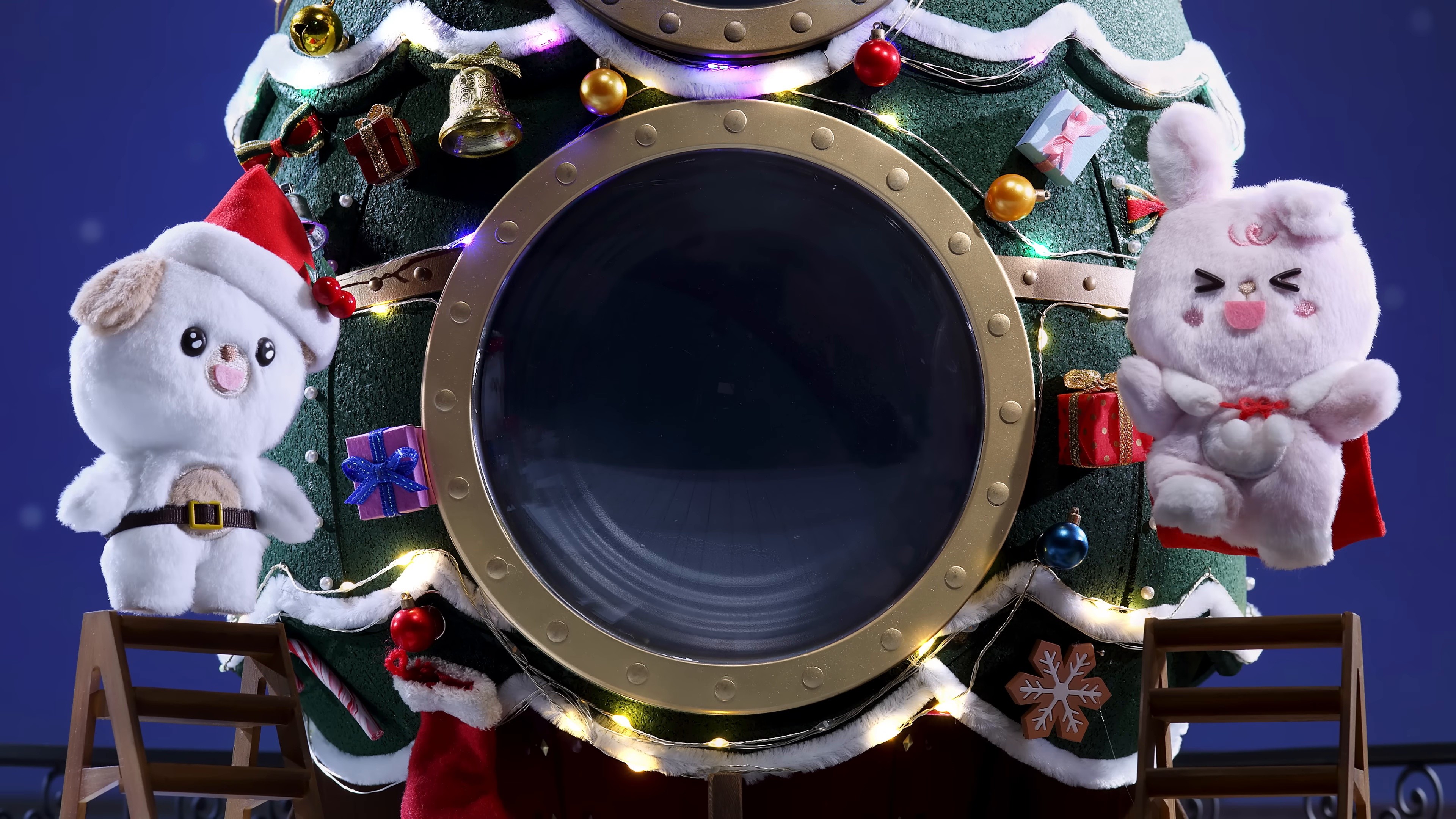 Lovin' the Christmas (2025) —  shot,  lighting