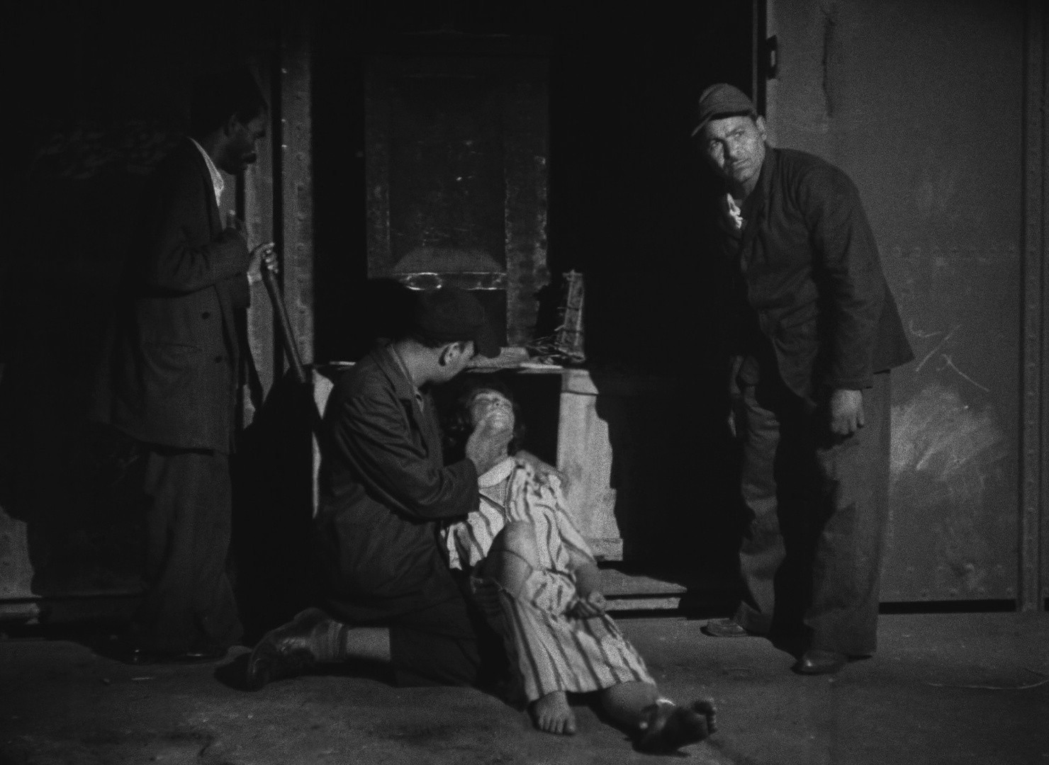 Cairo Station (1962) —  shot,  lighting