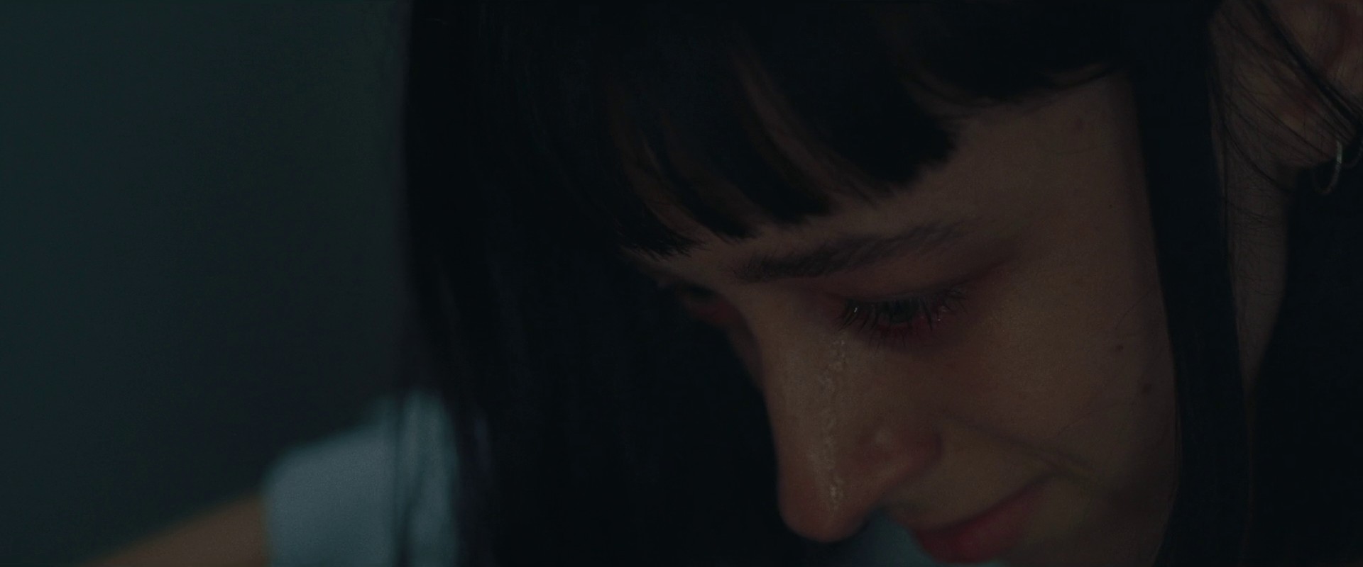 Parachute (2020) —  shot,  lighting