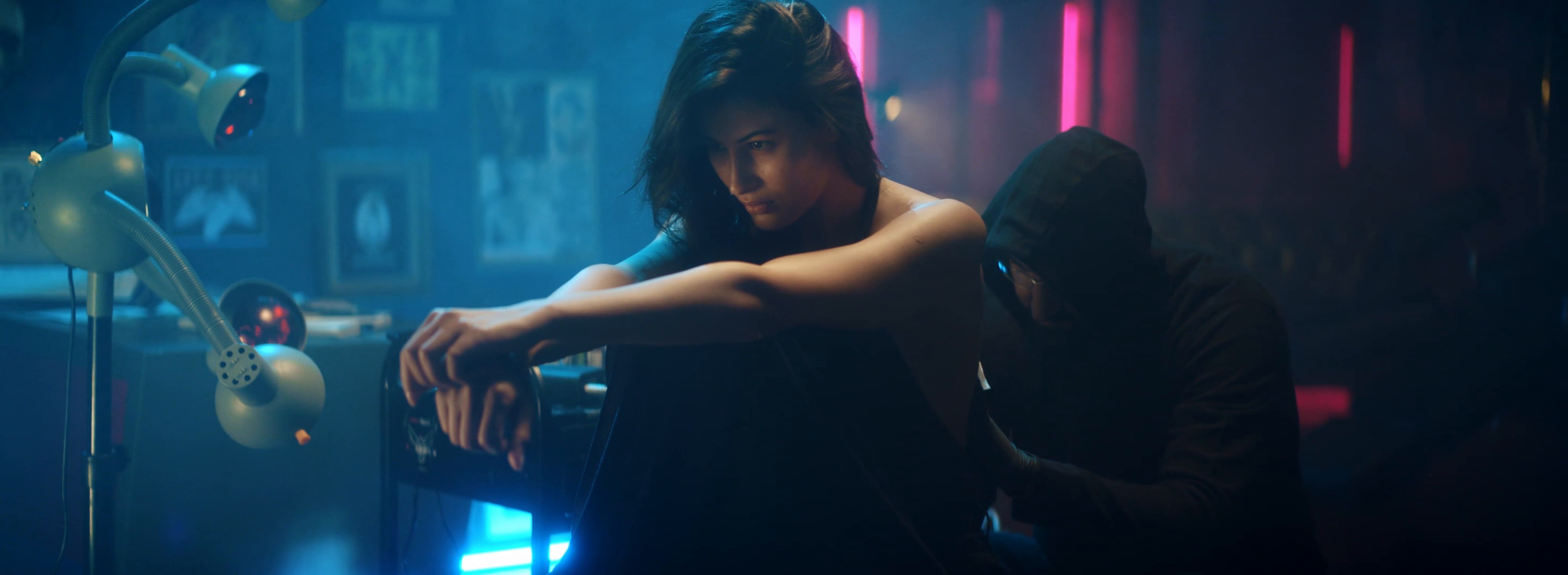 Zoughaib & Sons - Just Bee (2017) —  shot,  lighting