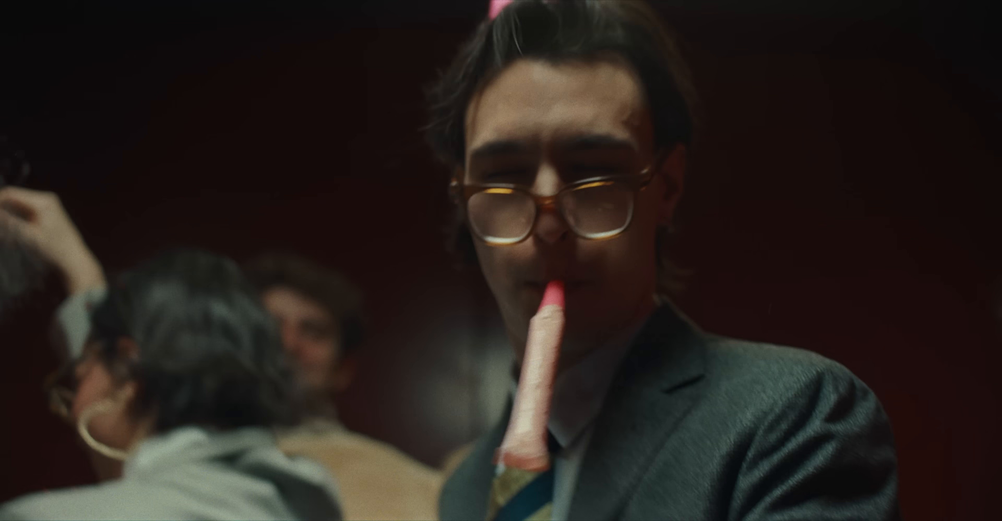 otro día (2025) —  shot,  lighting