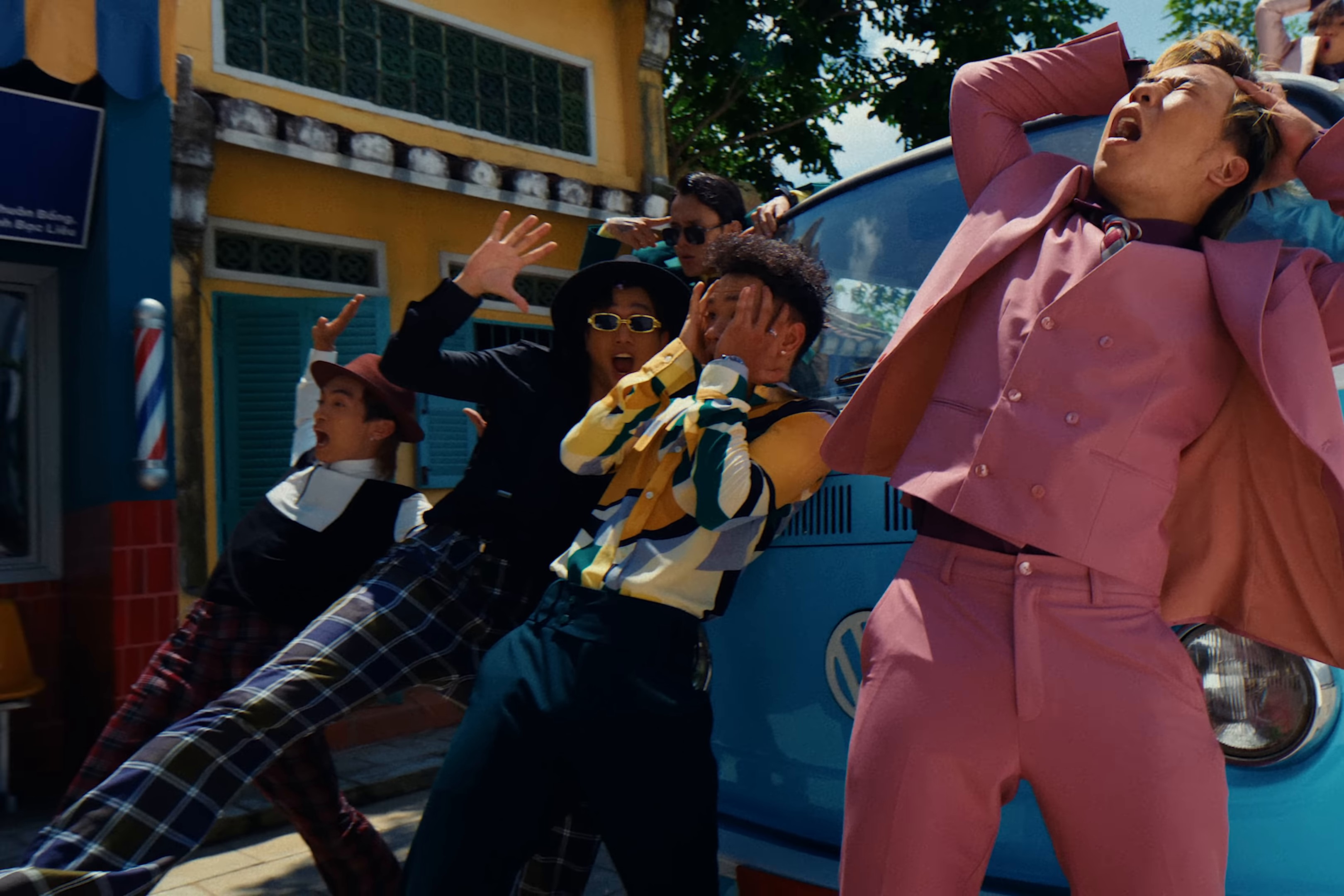 Đi Tìm Tình Yêu (2024) —  shot,  lighting