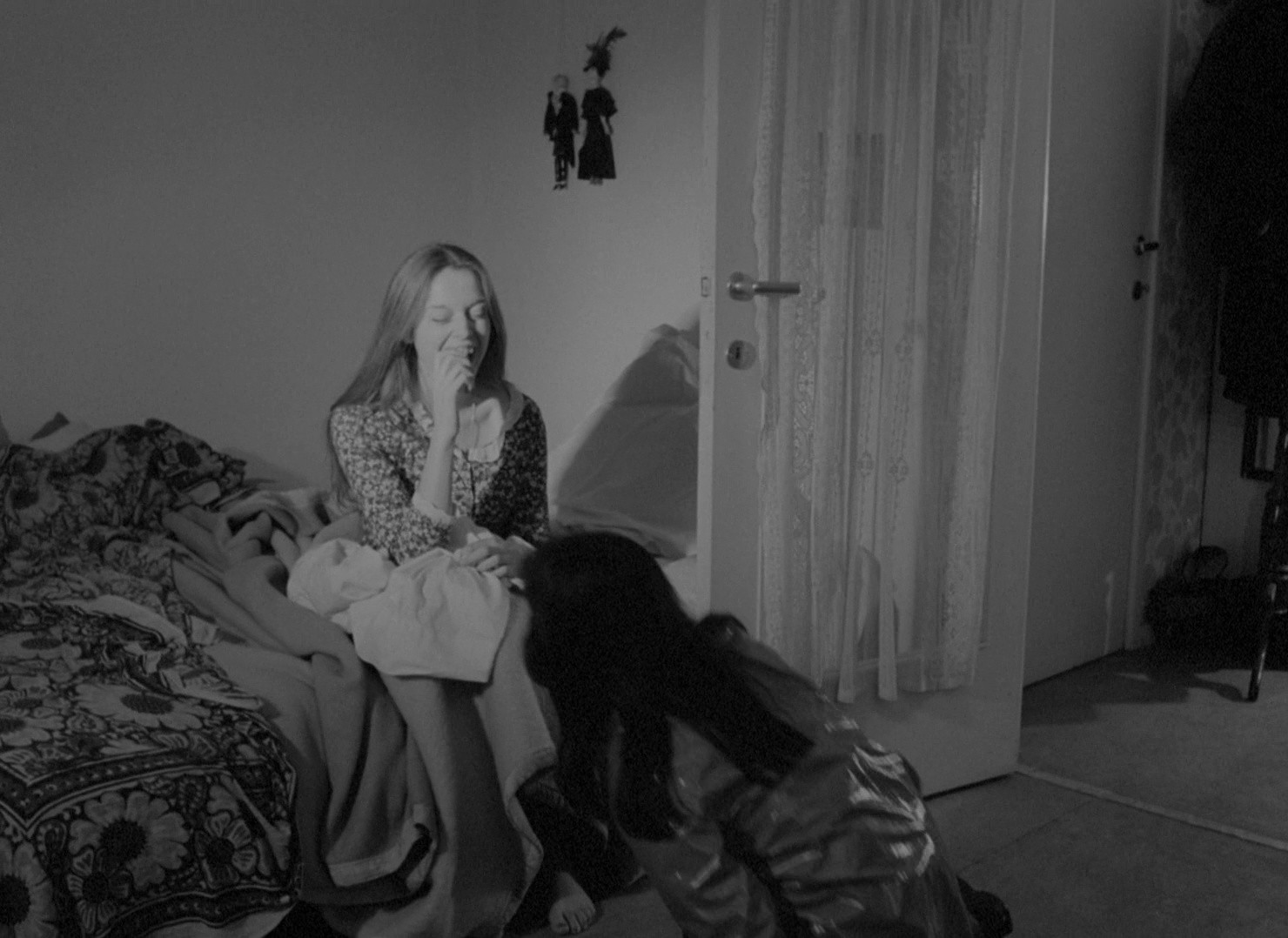 I, You, He, She (1984) —  shot,  lighting