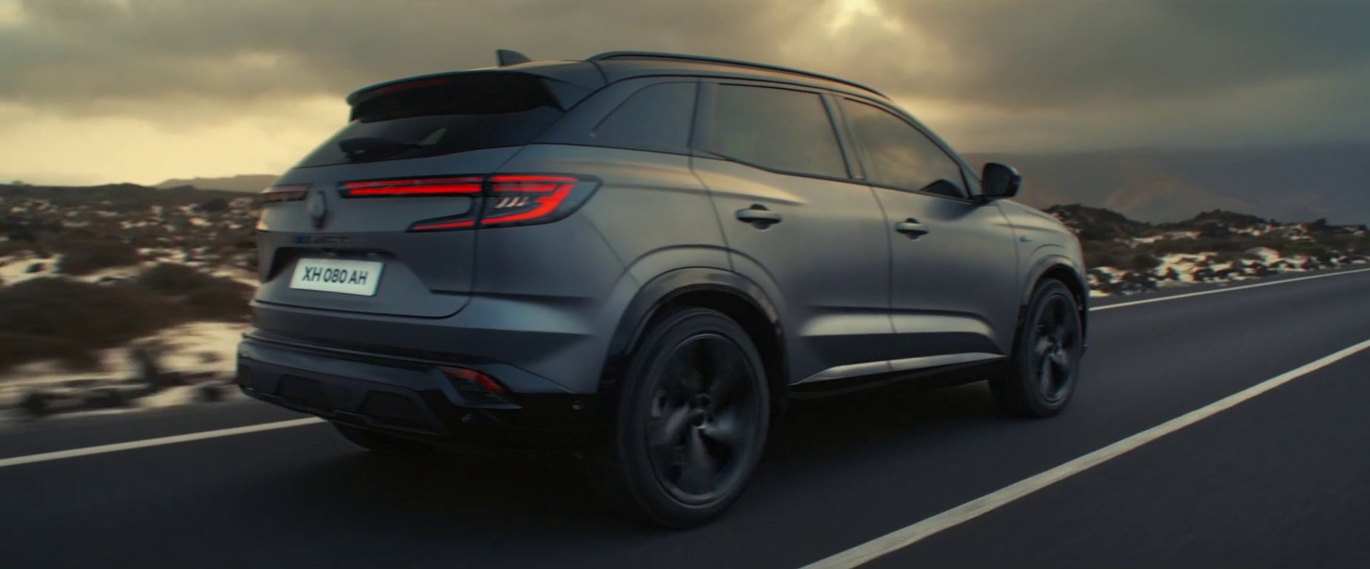 RENAULT AUSTRAL. IMAGINATION (2023) —  shot,  lighting